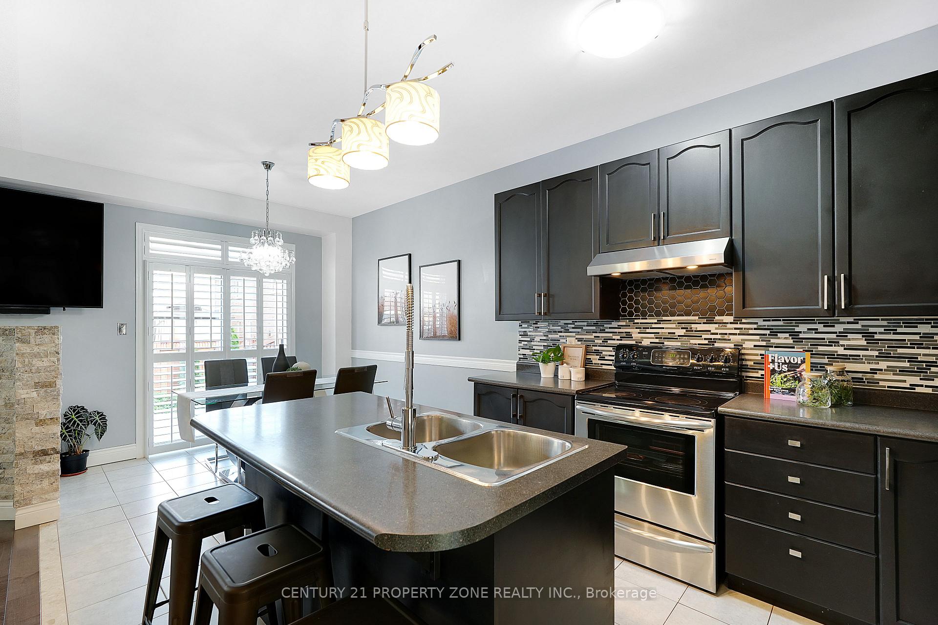Photo 10 of 8 Amaranth Crescent, Brampton, Northwest Sandalwood Parkway — HOMEH