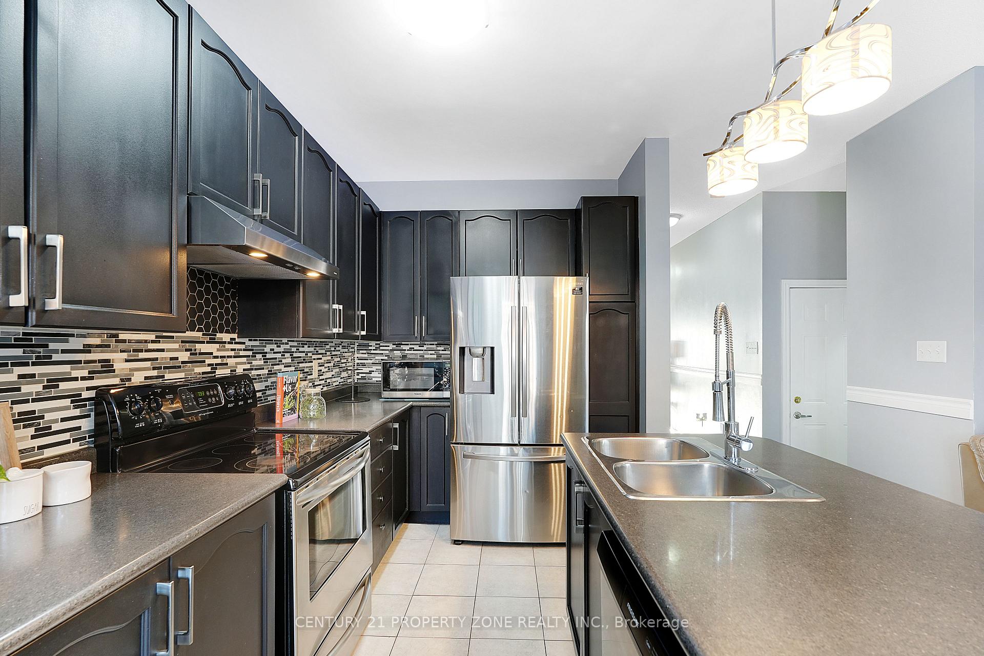 Photo 11 of 8 Amaranth Crescent, Brampton, Northwest Sandalwood Parkway — HOMEH
