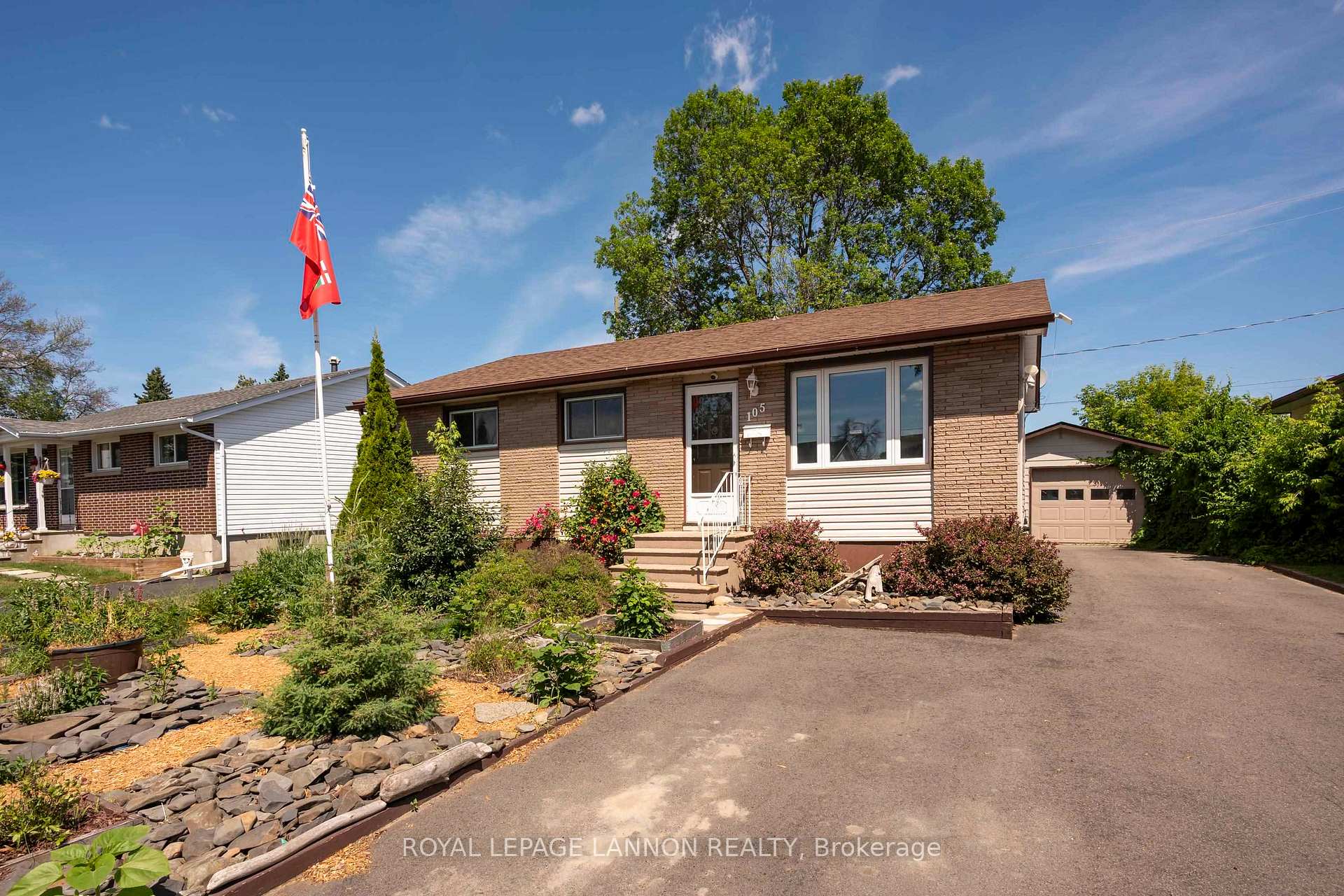 Photo 1 of 105 Spruce Court, Thunder Bay, Northwood Park — HOMEH