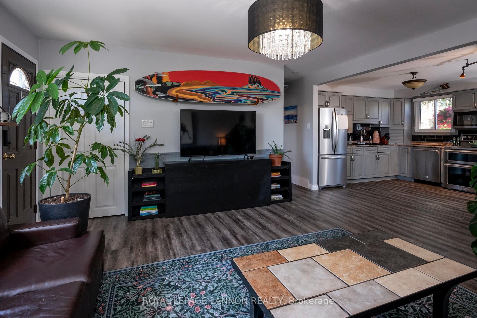 Photo 7 of 105 Spruce Court, Thunder Bay, Northwood Park — HOMEH