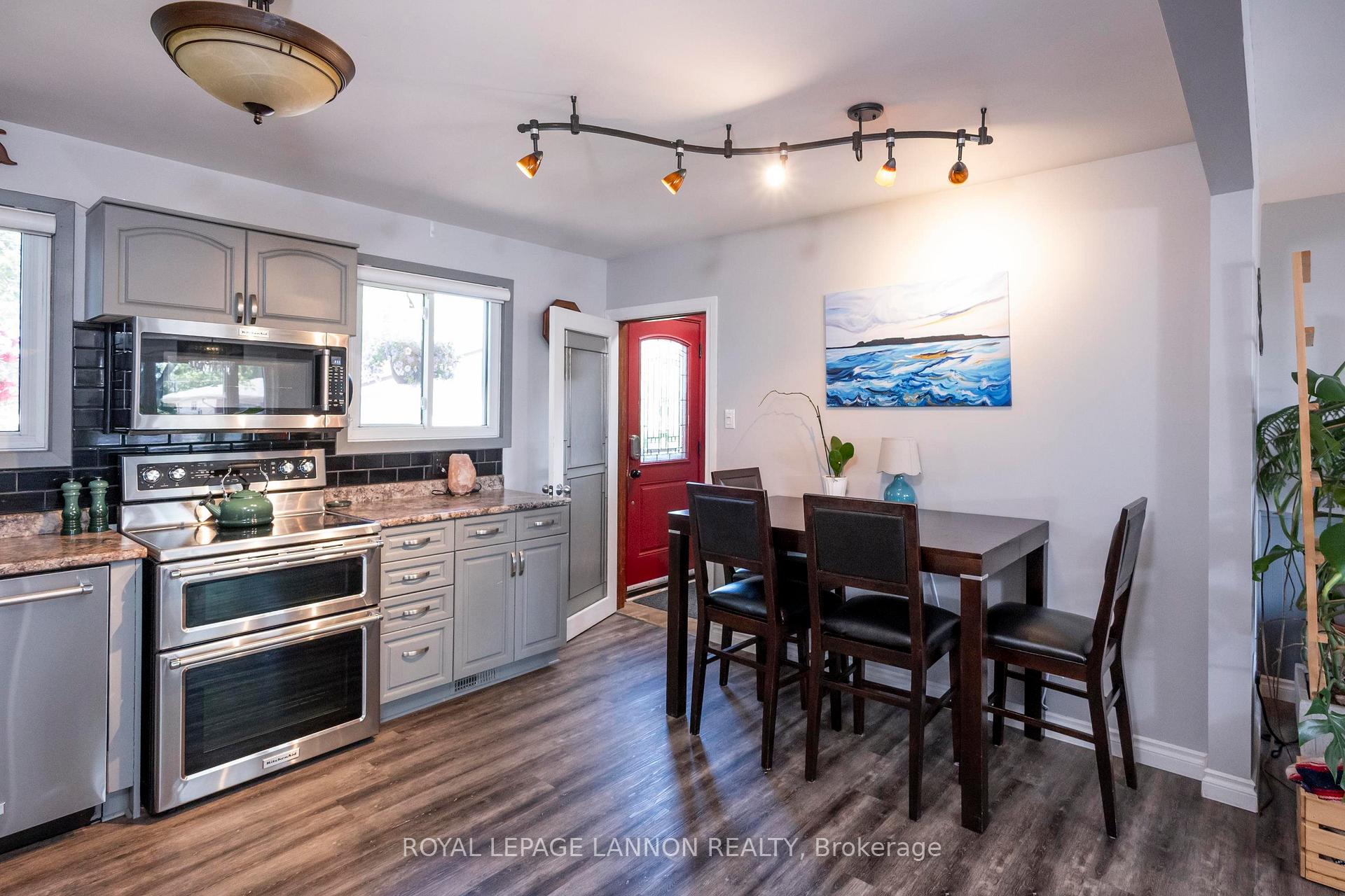Photo 10 of 105 Spruce Court, Thunder Bay, Northwood Park — HOMEH