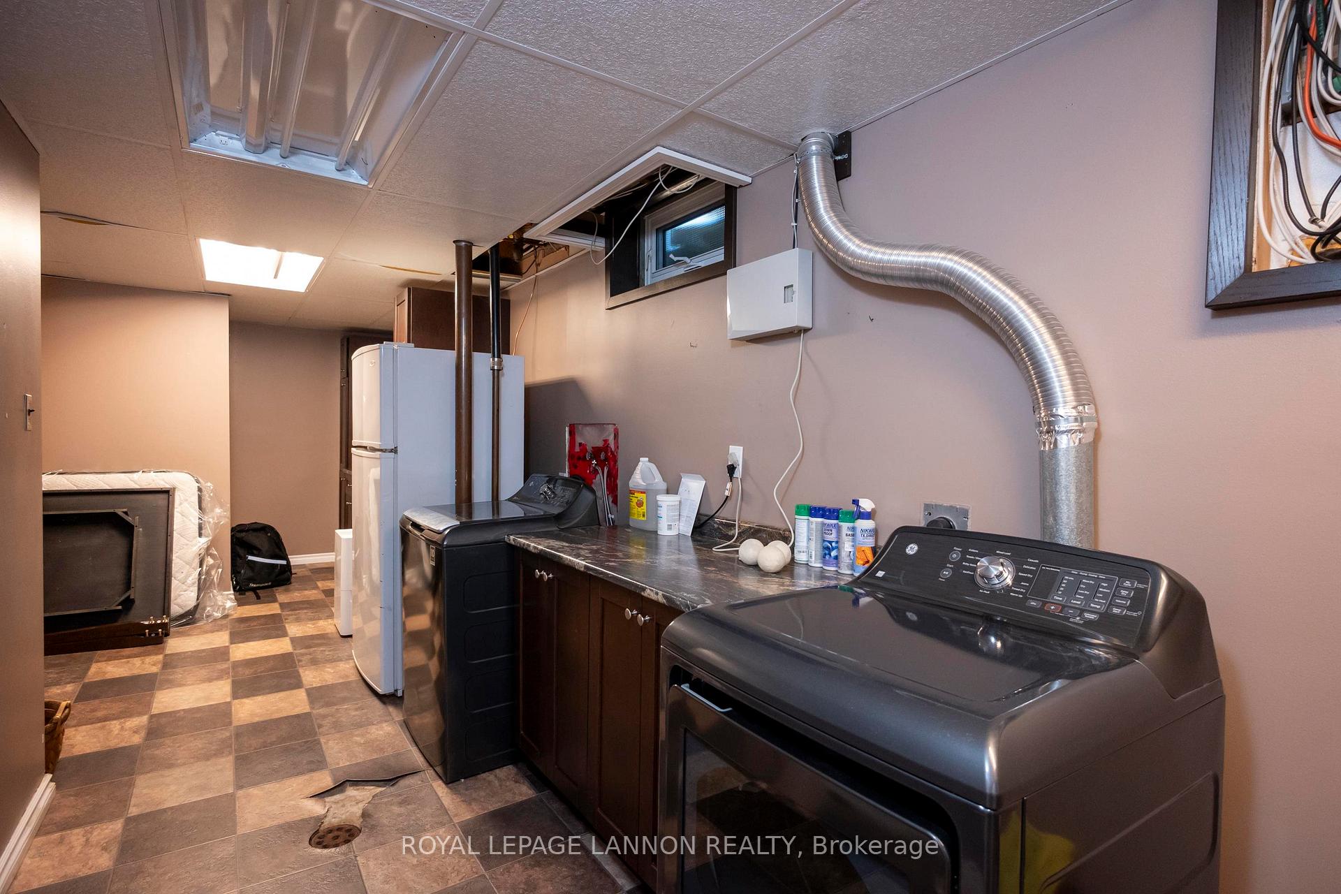 Photo 32 of 105 Spruce Court, Thunder Bay, Northwood Park — HOMEH