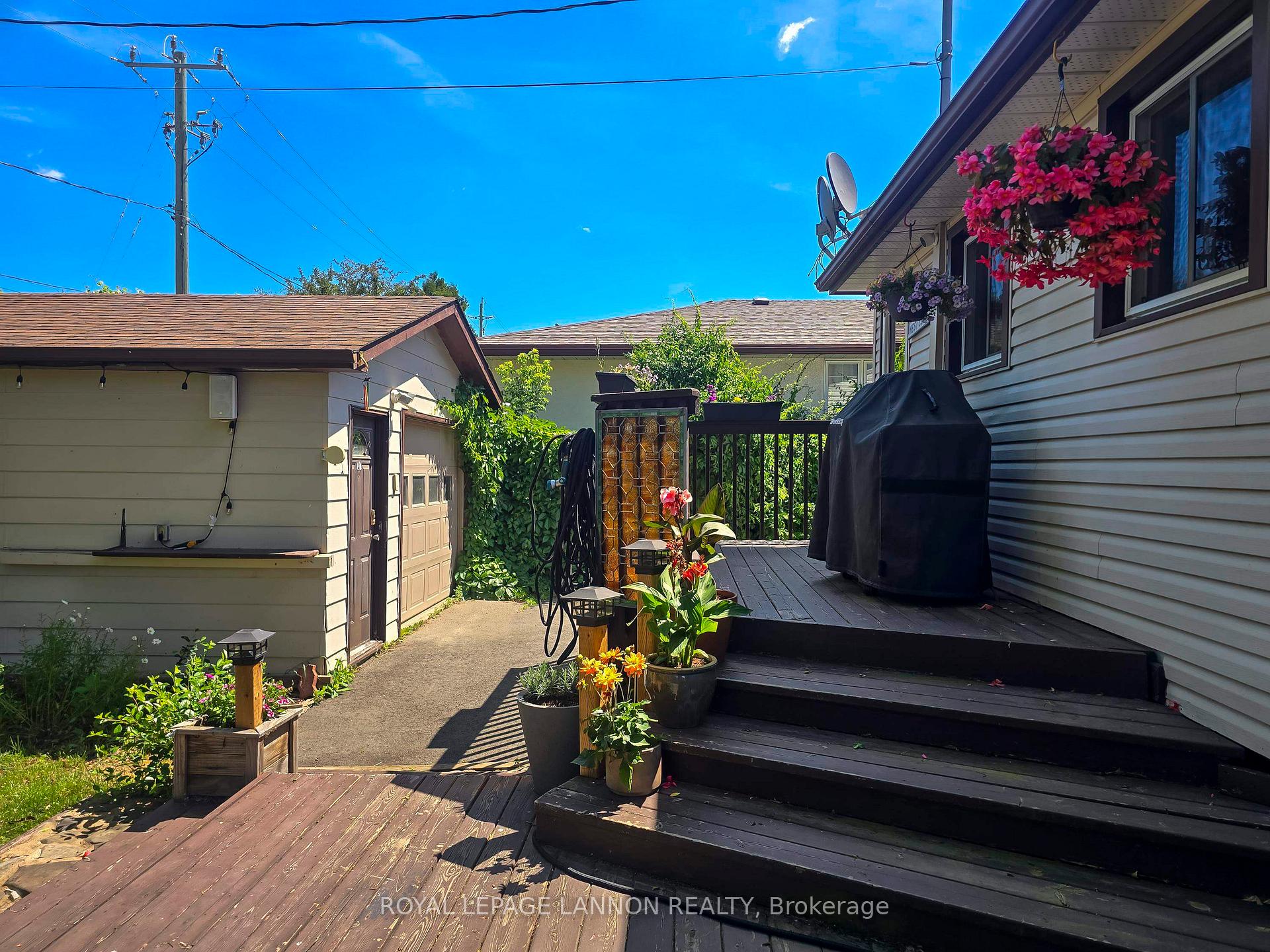 Photo 33 of 105 Spruce Court, Thunder Bay, Northwood Park — HOMEH