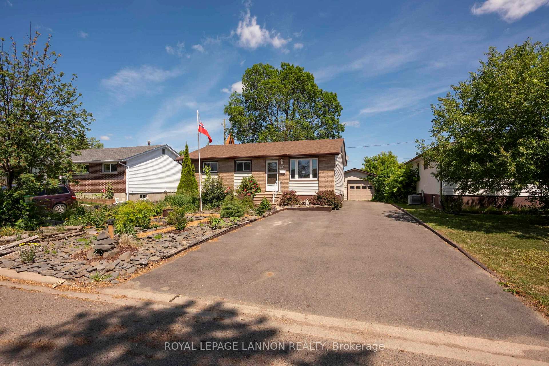 Photo 42 of 105 Spruce Court, Thunder Bay, Northwood Park — HOMEH