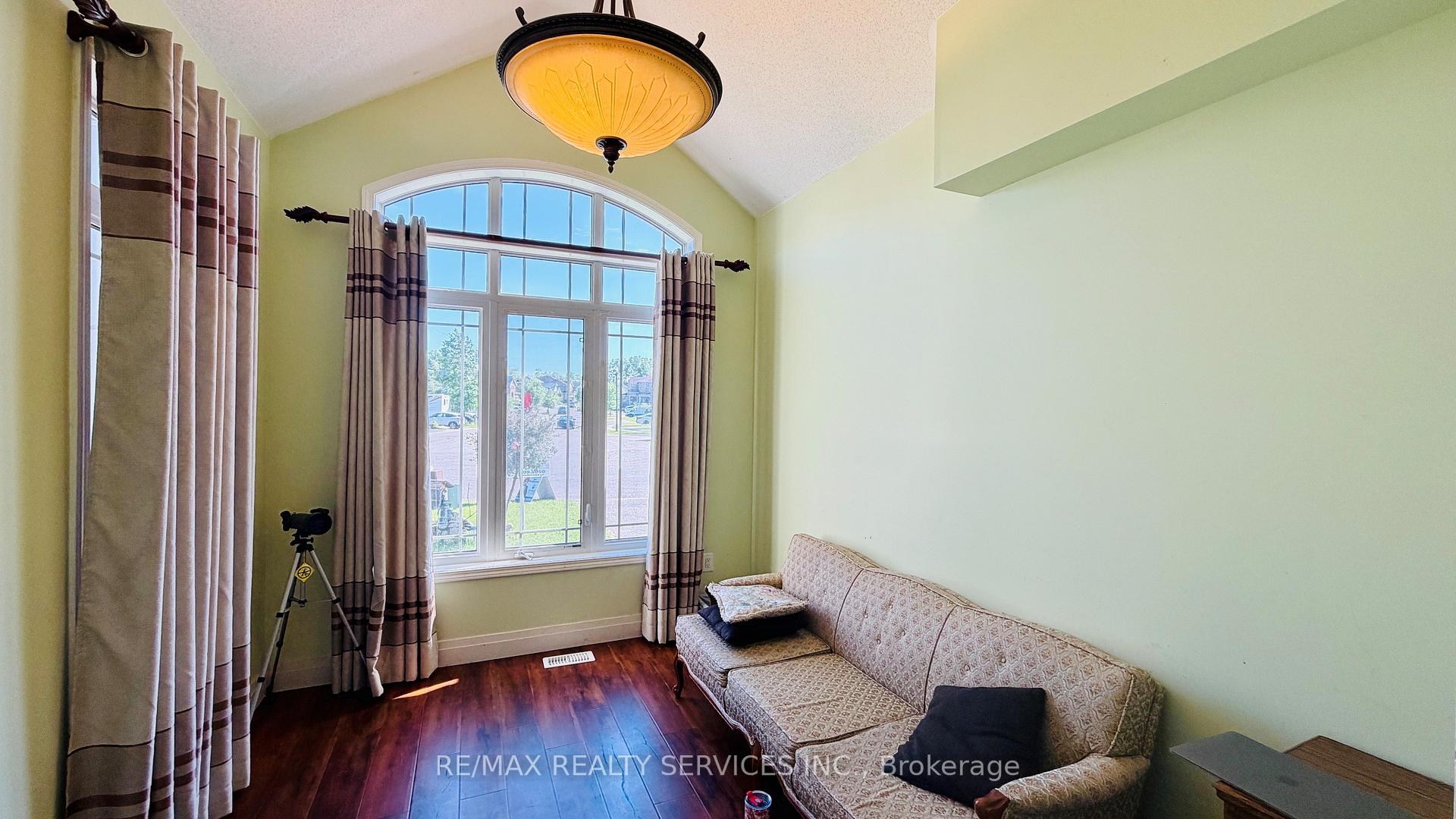 Photo 2 of 261 Thomas Avenue, Brantford, Echo Place — HOMEH