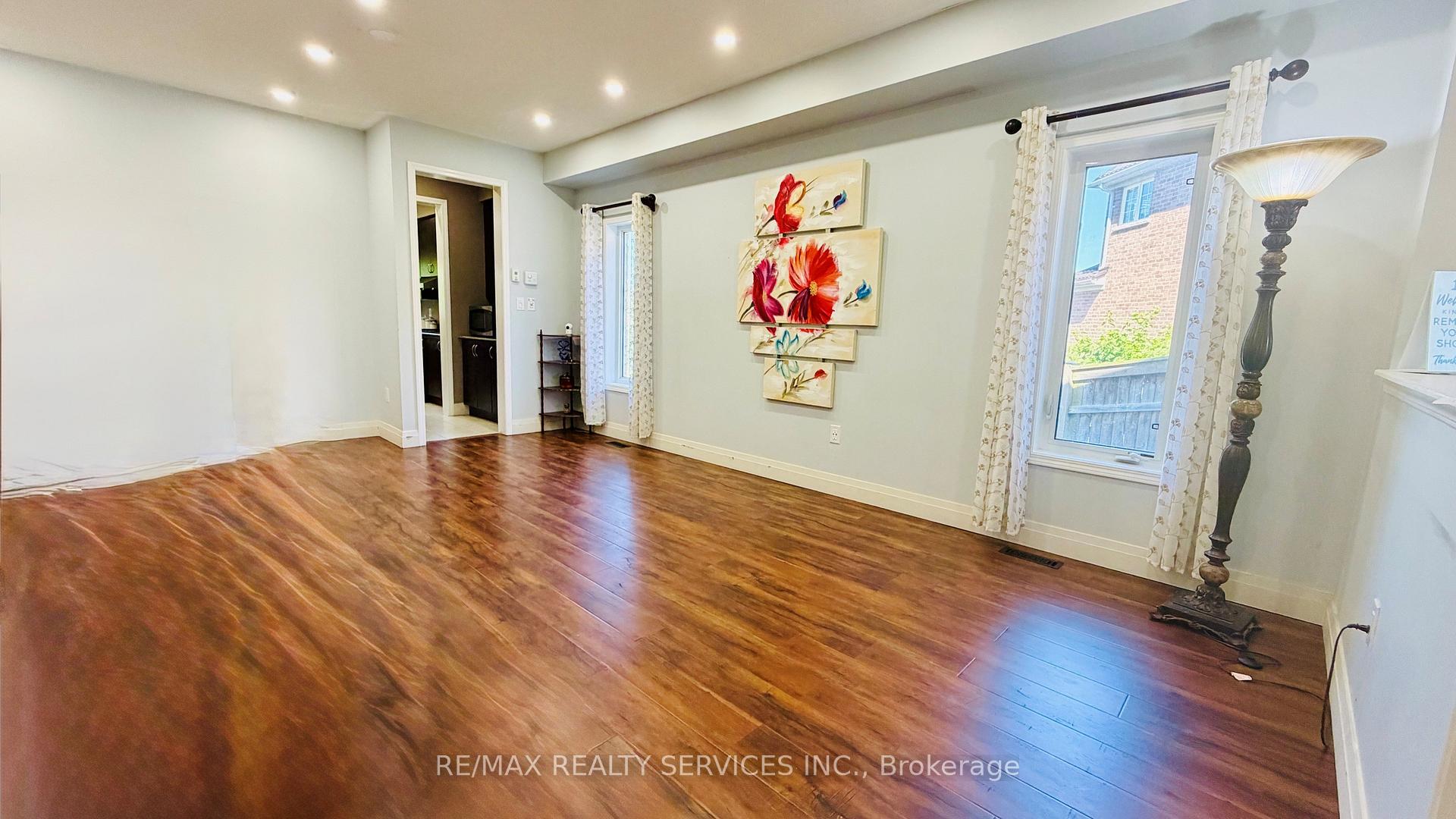 Photo 6 of 261 Thomas Avenue, Brantford, Echo Place — HOMEH