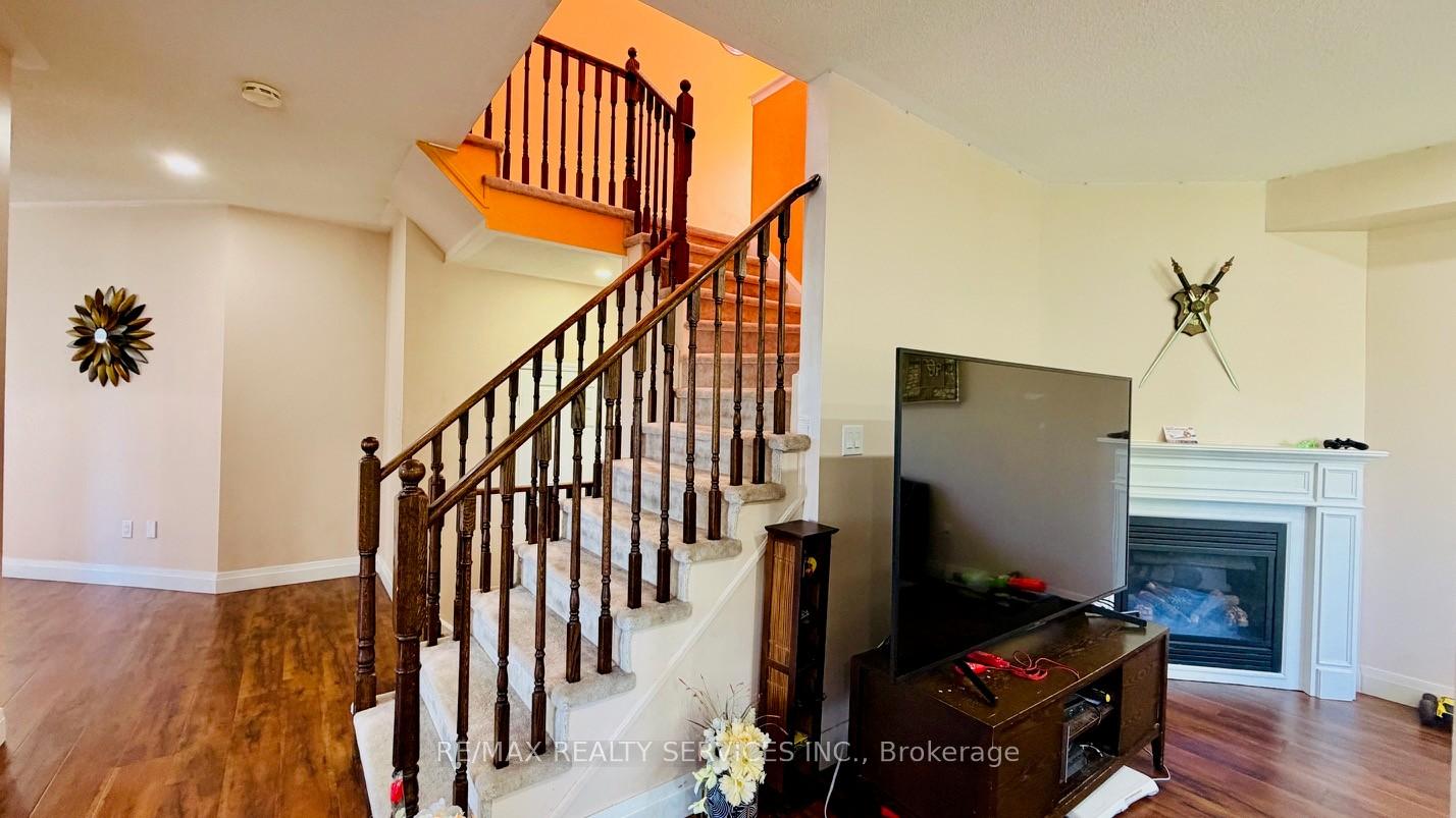 Photo 7 of 261 Thomas Avenue, Brantford, Echo Place — HOMEH