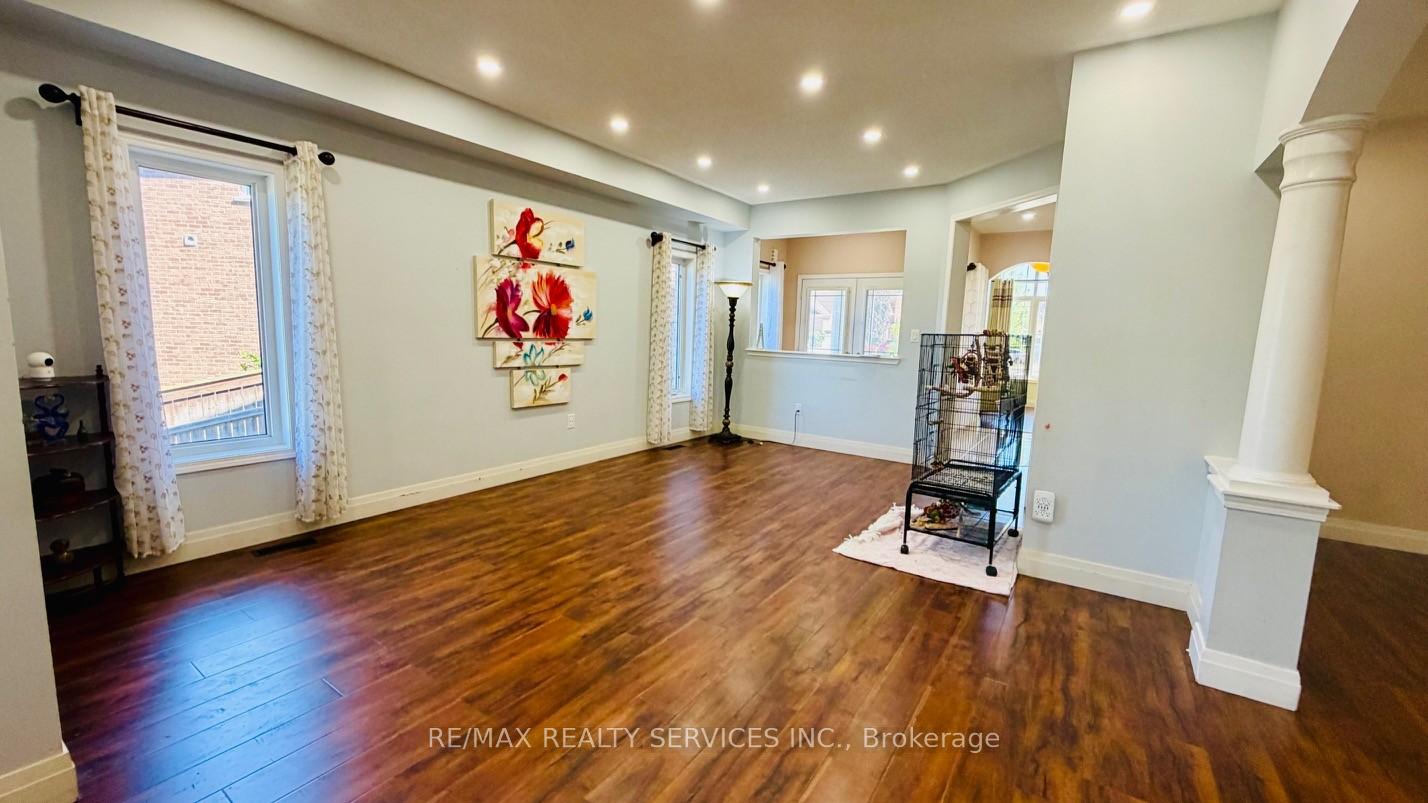 Photo 8 of 261 Thomas Avenue, Brantford, Echo Place — HOMEH