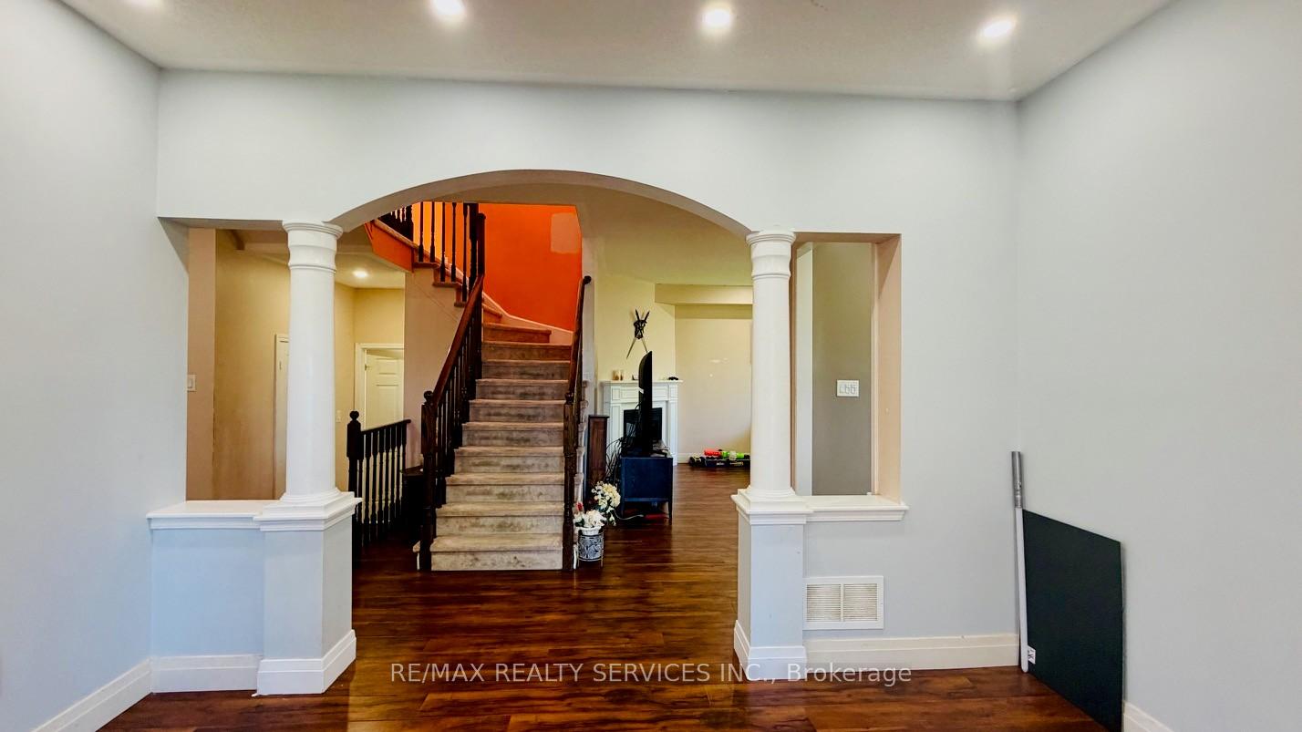 Photo 9 of 261 Thomas Avenue, Brantford, Echo Place — HOMEH