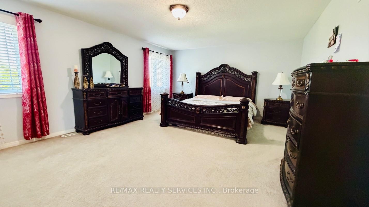 Photo 17 of 261 Thomas Avenue, Brantford, Echo Place — HOMEH