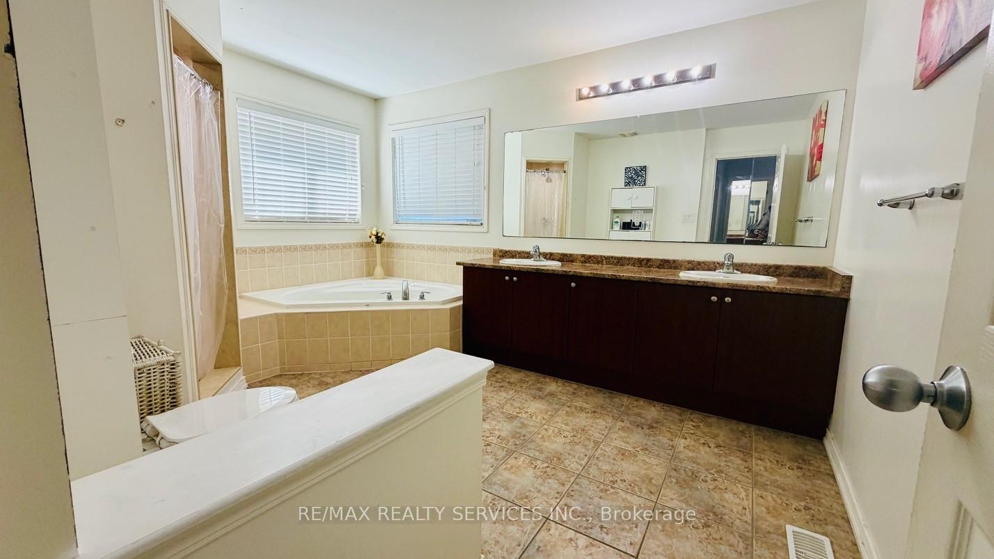 Photo 18 of 261 Thomas Avenue, Brantford, Echo Place — HOMEH