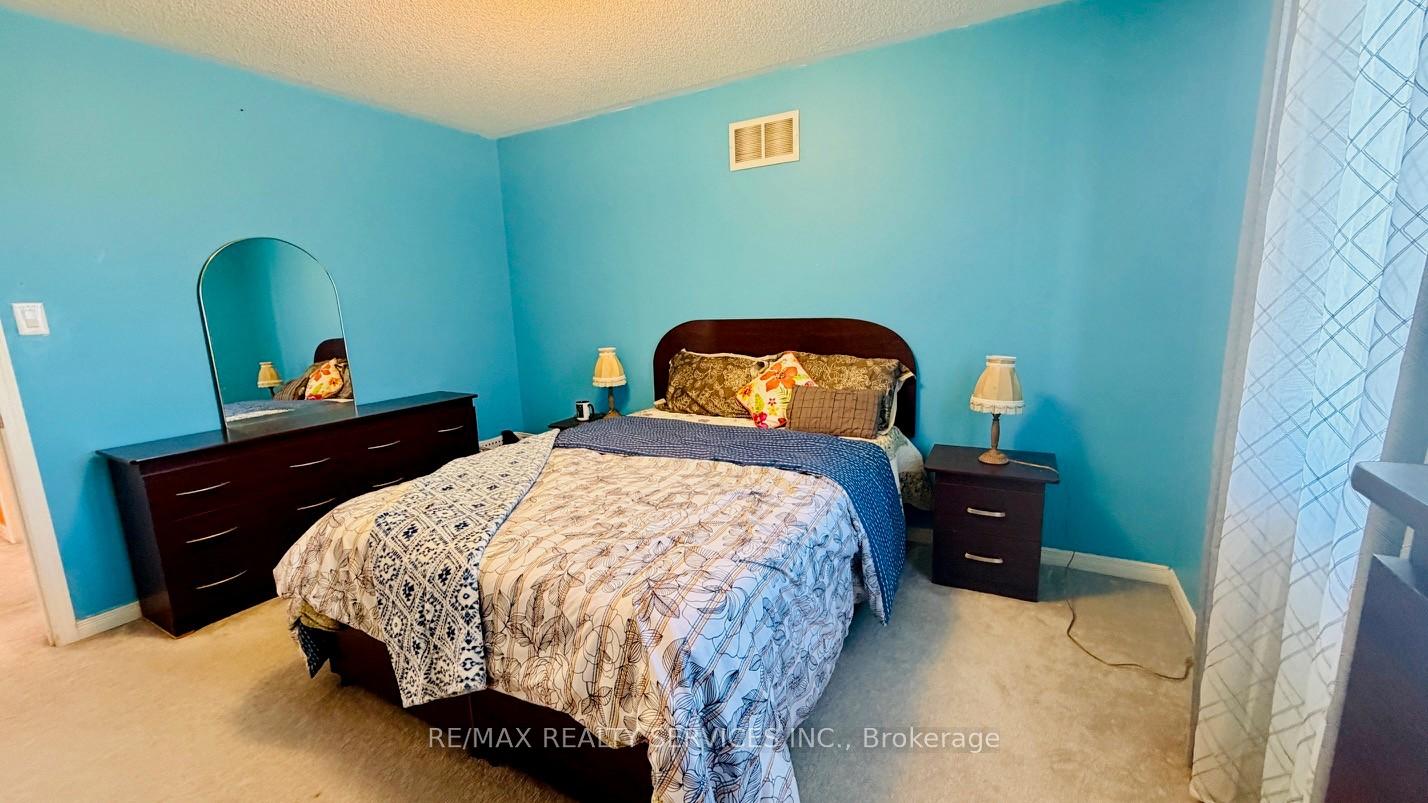 Photo 20 of 261 Thomas Avenue, Brantford, Echo Place — HOMEH
