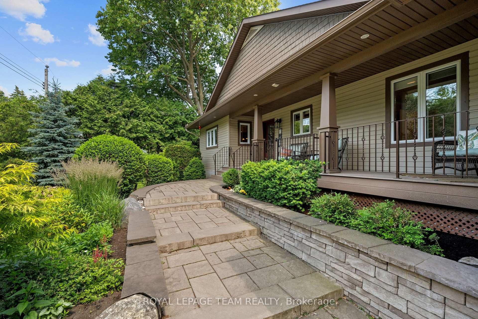 Photo 3 of 22 Honey Gables Drive, Ottawa, Riverside South/Gloucester Glen — HOMEH