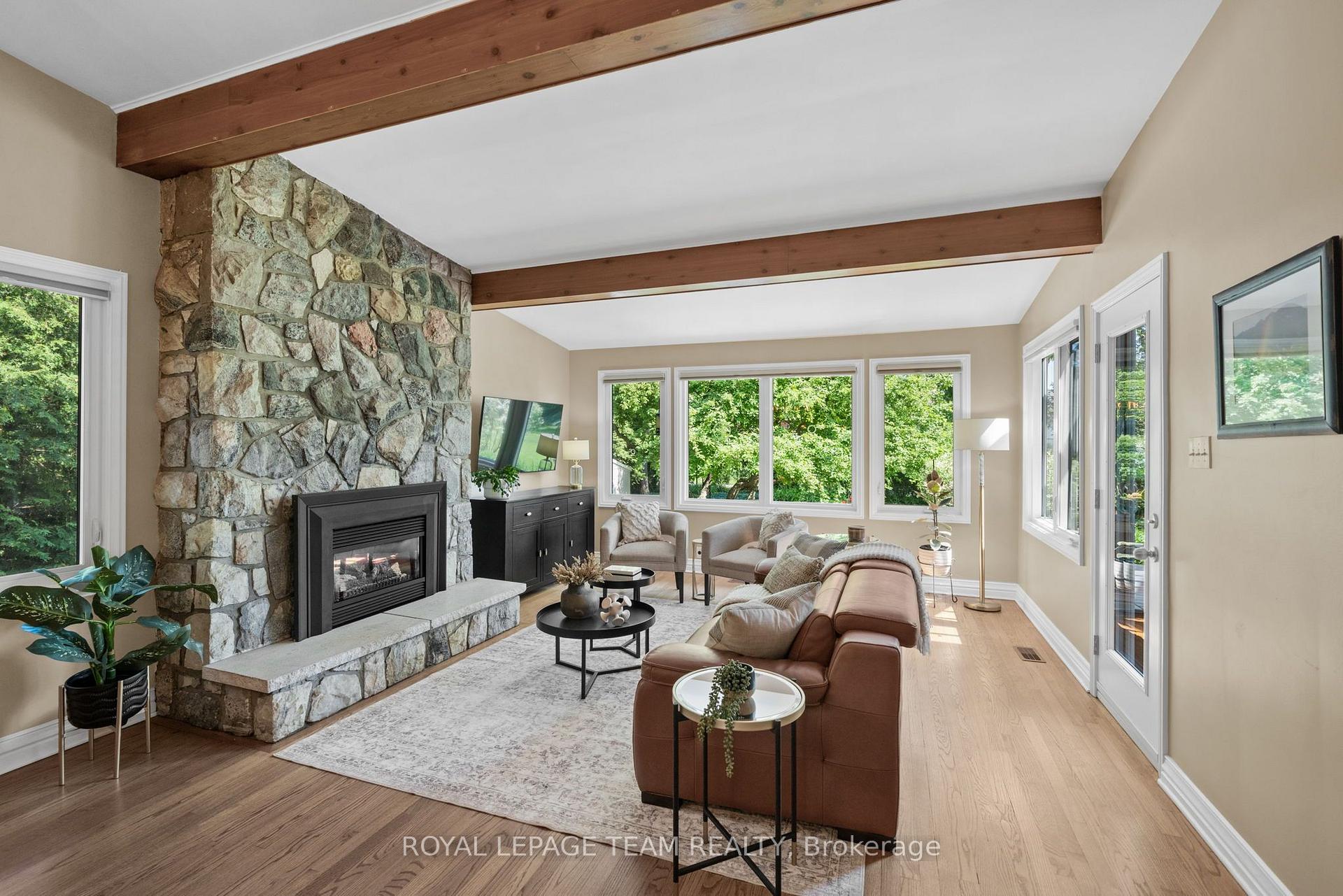 Photo 14 of 22 Honey Gables Drive, Ottawa, Riverside South/Gloucester Glen — HOMEH