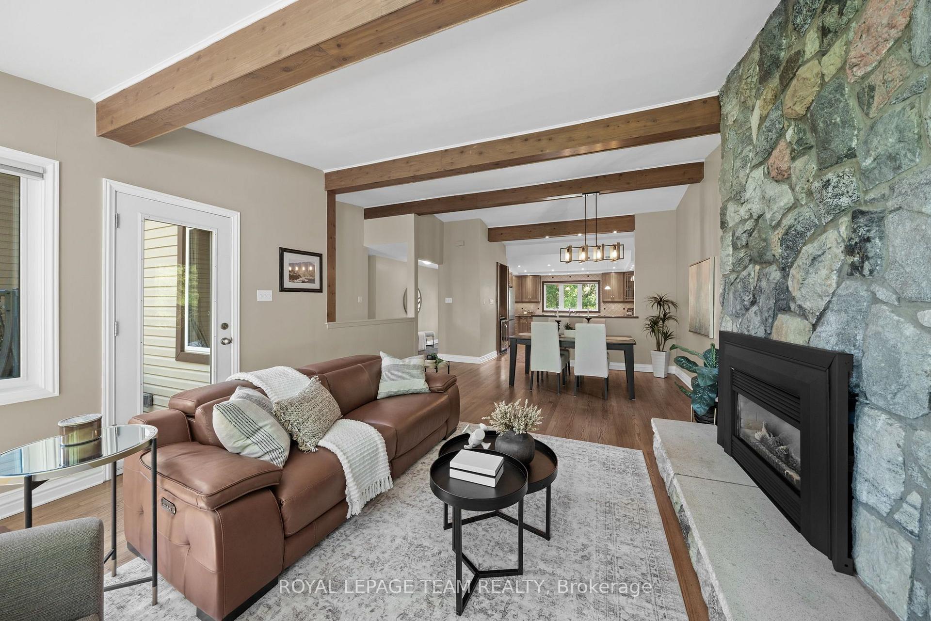 Photo 15 of 22 Honey Gables Drive, Ottawa, Riverside South/Gloucester Glen — HOMEH