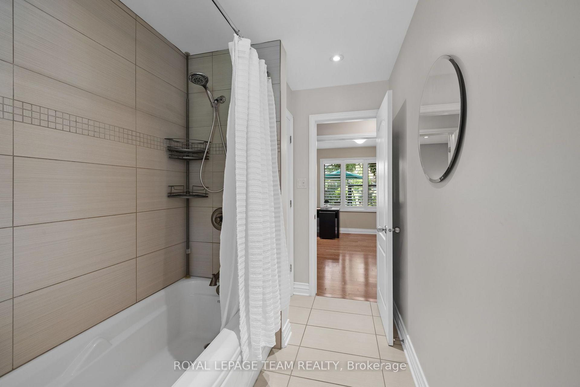 Photo 17 of 22 Honey Gables Drive, Ottawa, Riverside South/Gloucester Glen — HOMEH
