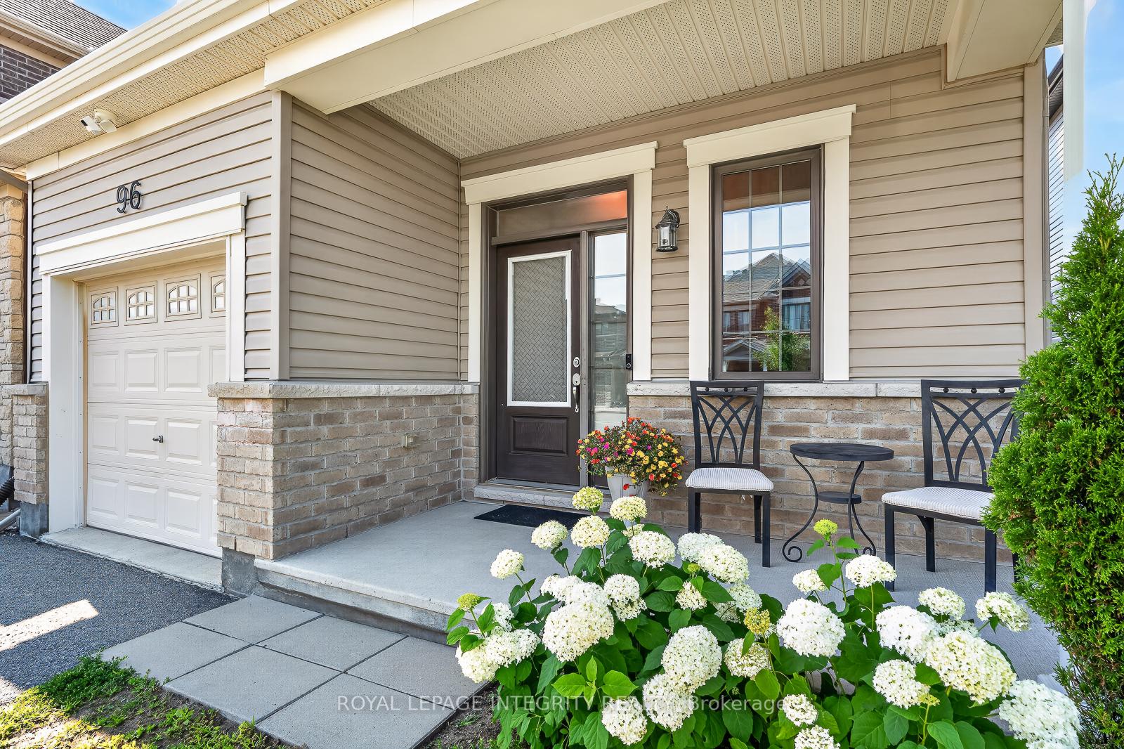 Photo 4 of 96 Russet Terrace, Ottawa, Barrhaven - Half Moon Bay — HOMEH