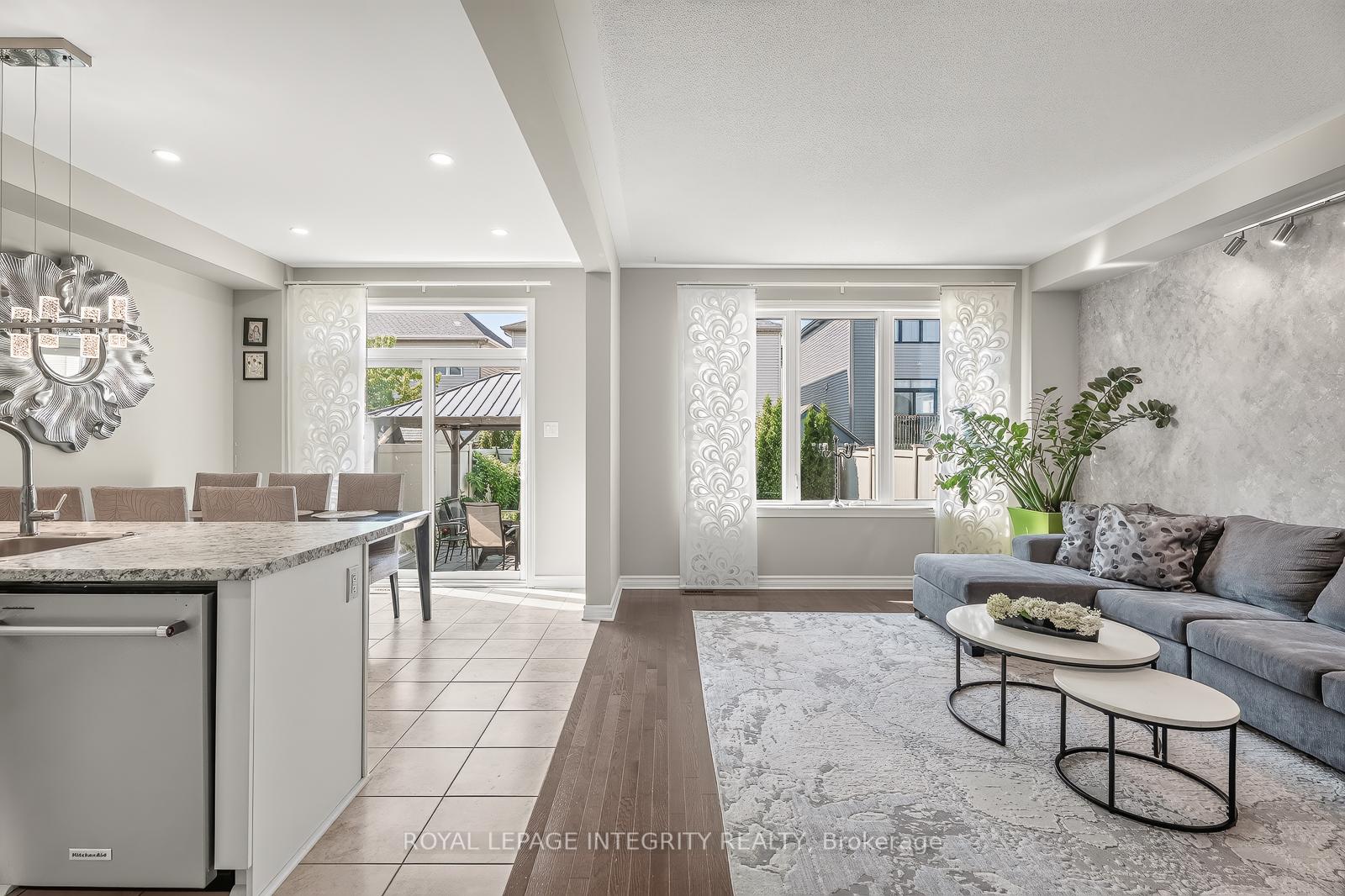 Photo 8 of 96 Russet Terrace, Ottawa, Barrhaven - Half Moon Bay — HOMEH