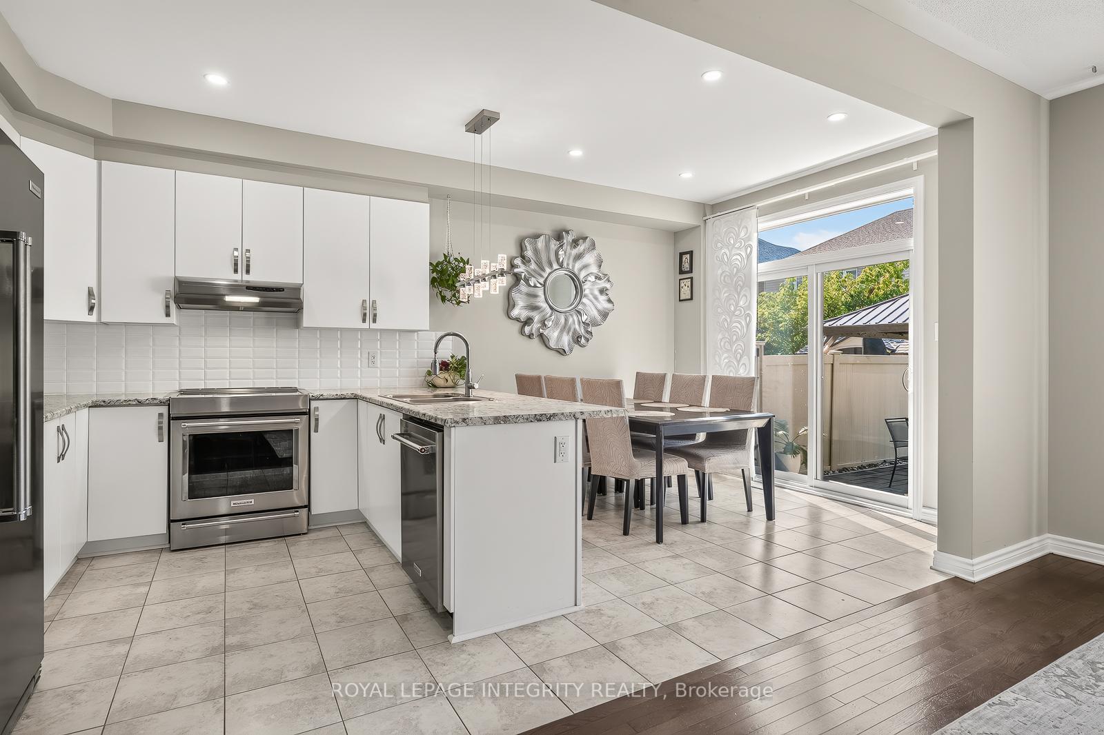 Photo 9 of 96 Russet Terrace, Ottawa, Barrhaven - Half Moon Bay — HOMEH