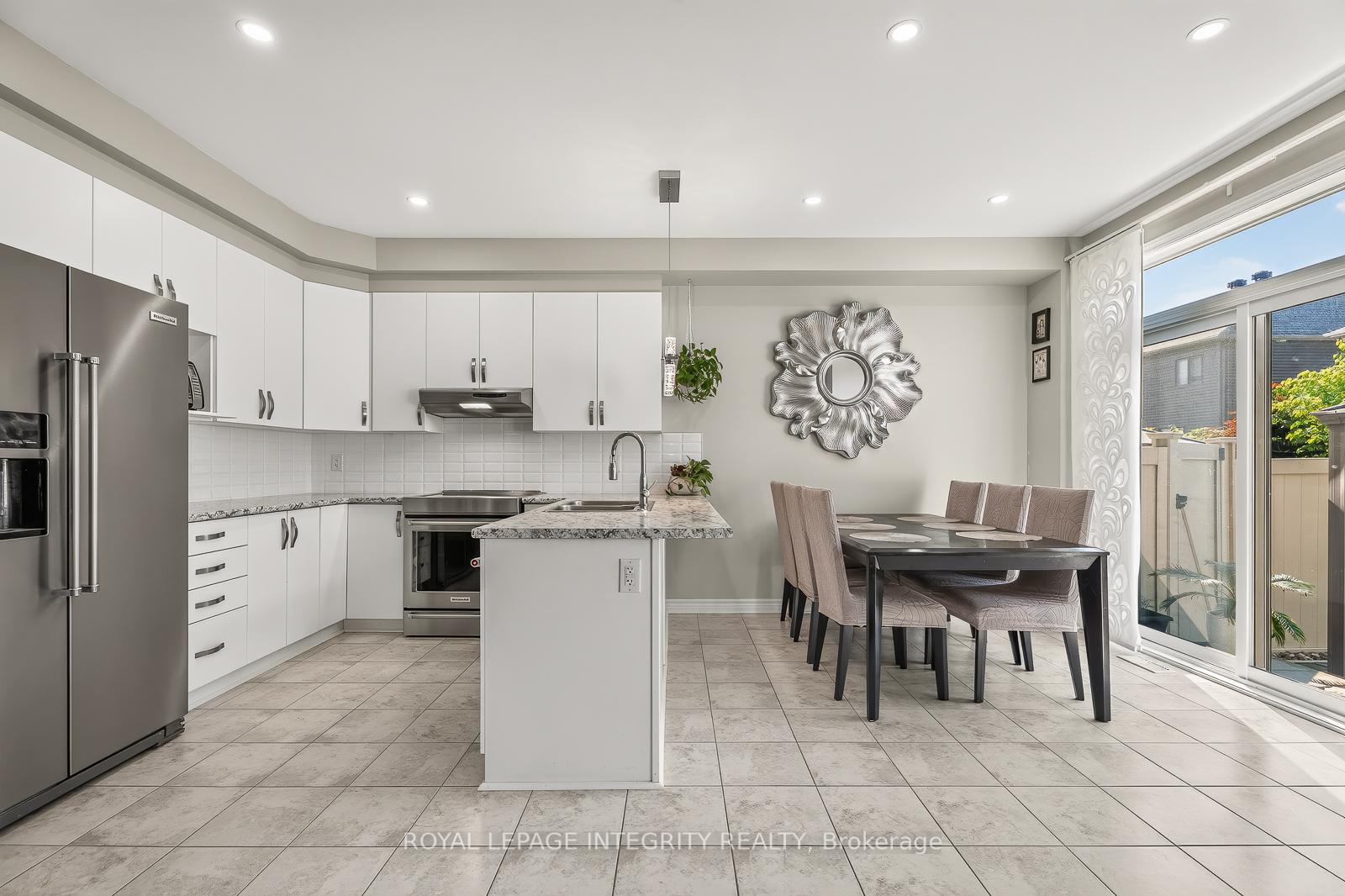 Photo 10 of 96 Russet Terrace, Ottawa, Barrhaven - Half Moon Bay — HOMEH