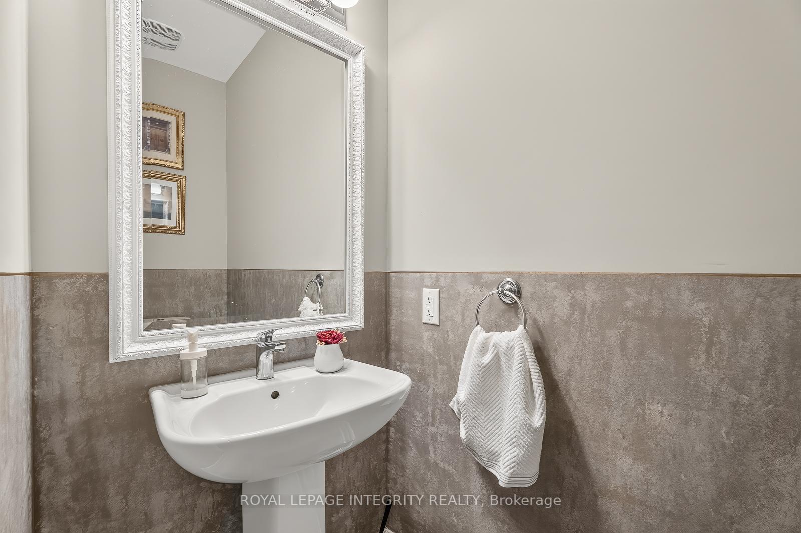 Photo 32 of 96 Russet Terrace, Ottawa, Barrhaven - Half Moon Bay — HOMEH