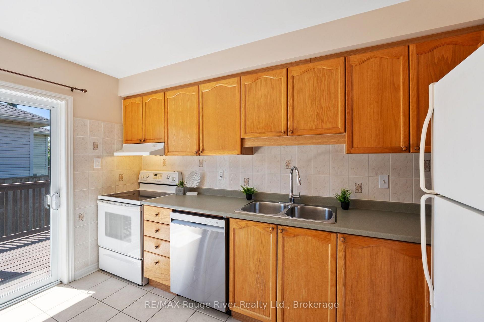 Photo 12 of 795 Munson Crescent, Cobourg — HOMEH