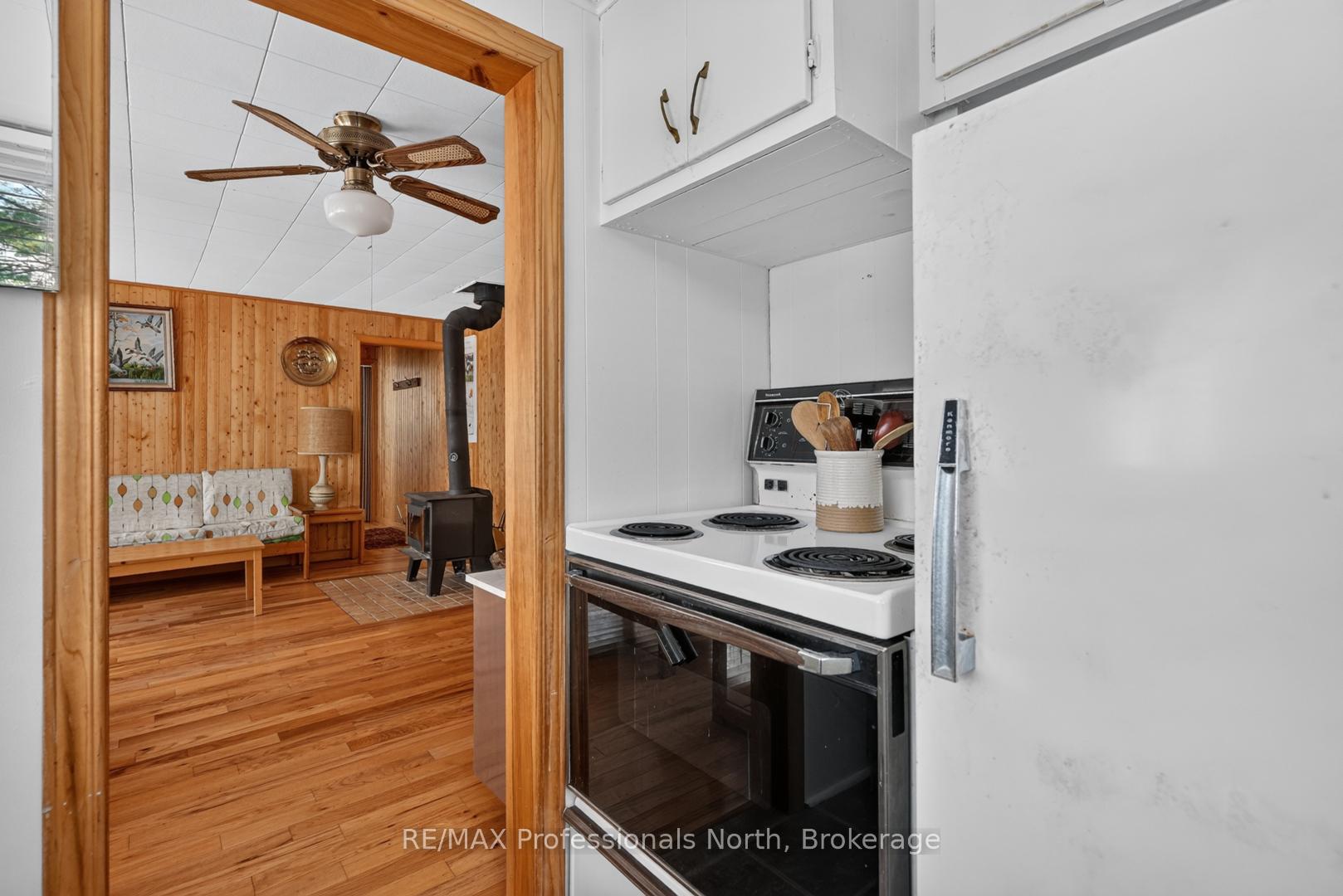 Photo 13 of 1032 Gazebo Lane, Minden Hills, Lutterworth — HOMEH