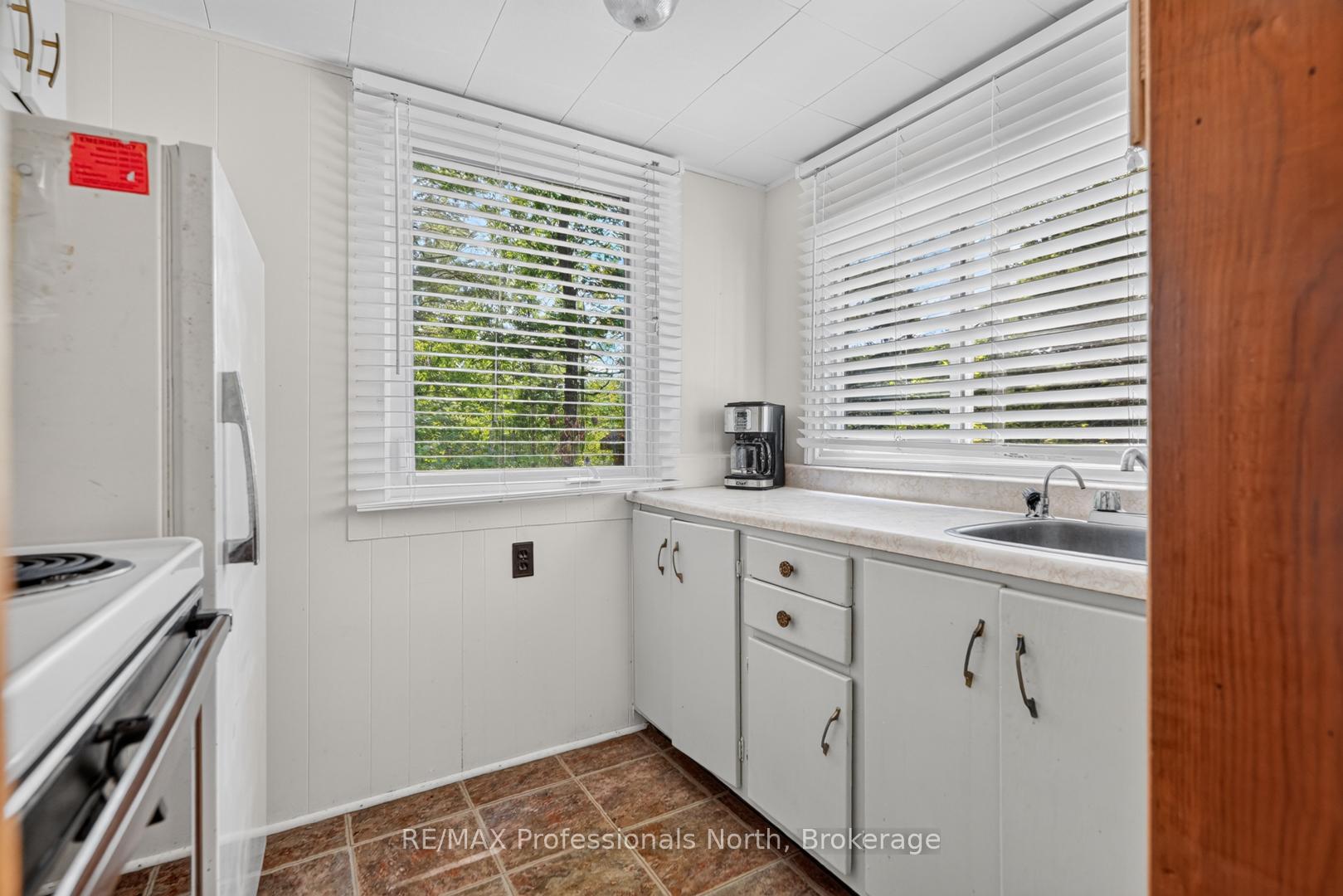 Photo 14 of 1032 Gazebo Lane, Minden Hills, Lutterworth — HOMEH