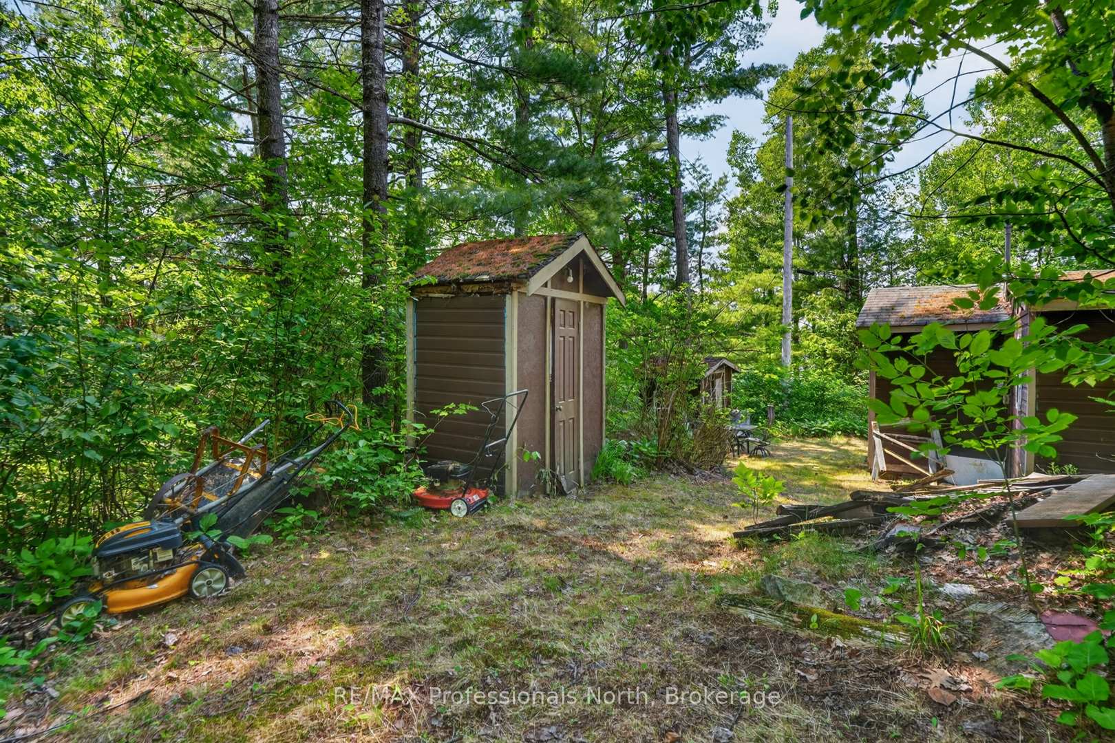 Photo 25 of 1032 Gazebo Lane, Minden Hills, Lutterworth — HOMEH
