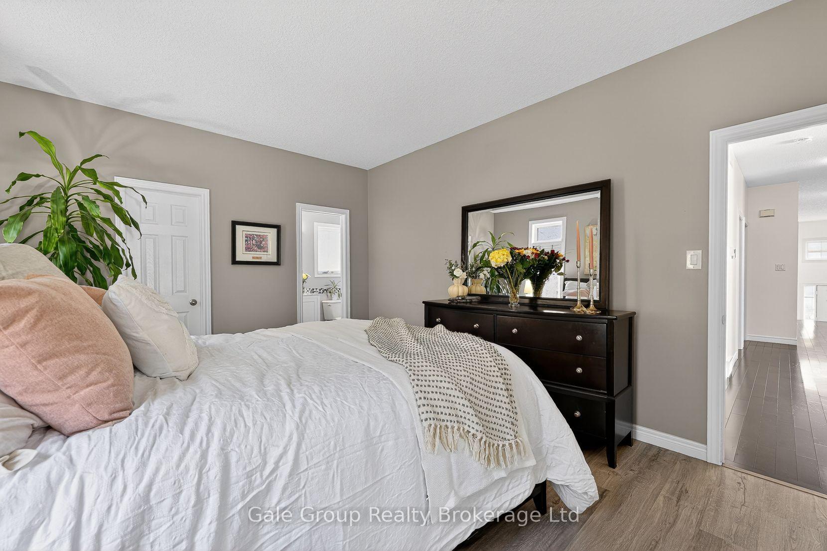 Photo 15 of 89 Woodvale Drive, Thames Centre, Dorchester — HOMEH