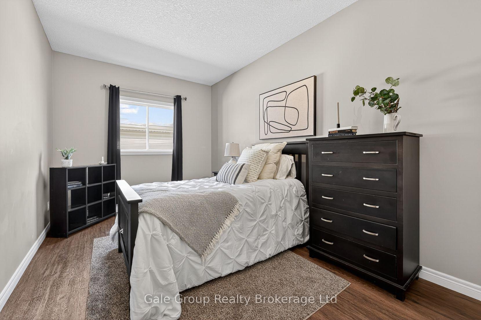 Photo 16 of 89 Woodvale Drive, Thames Centre, Dorchester — HOMEH