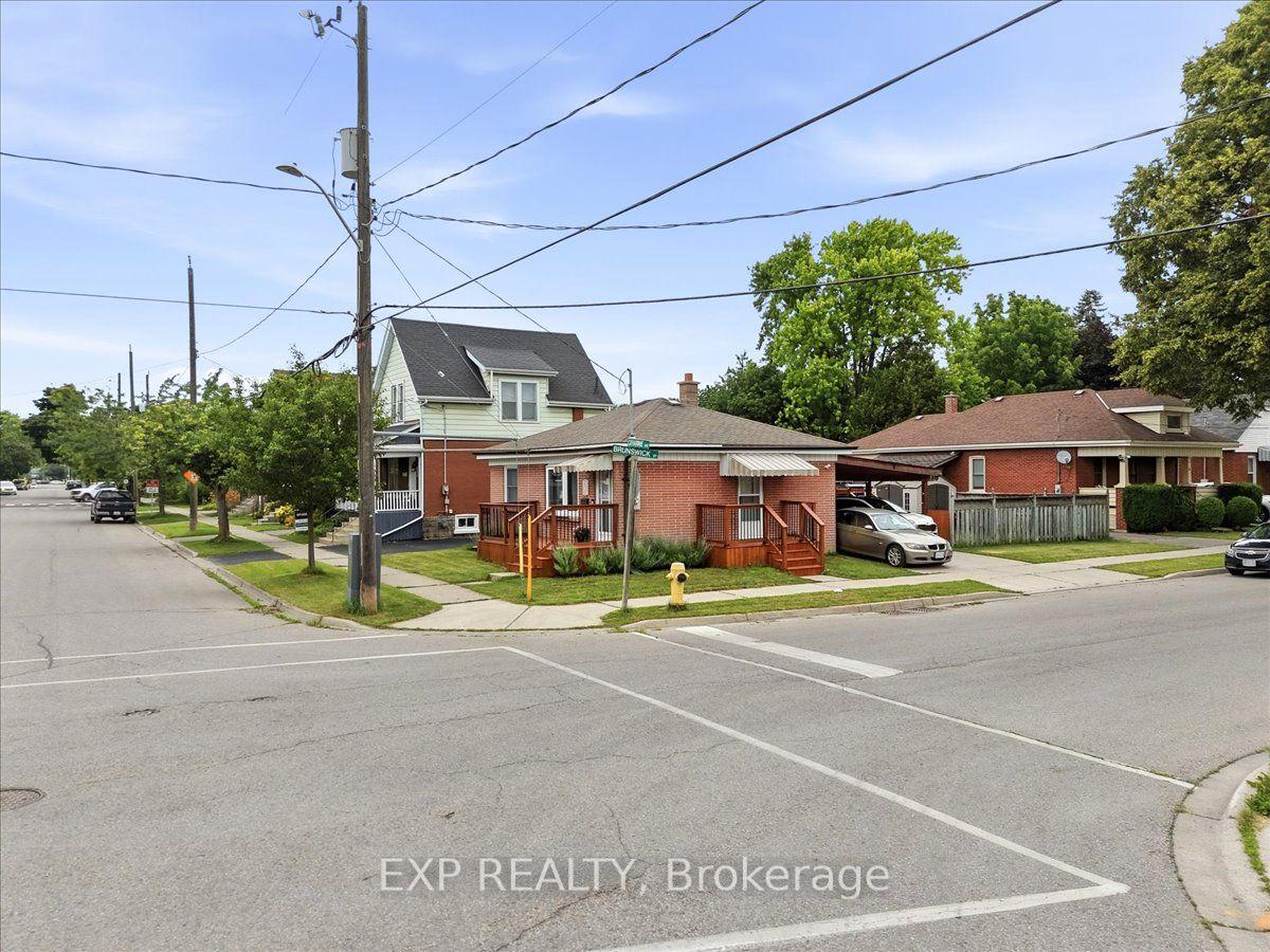 Photo 2 of 166 Catharine Avenue, Brantford, Old West Brant — HOMEH