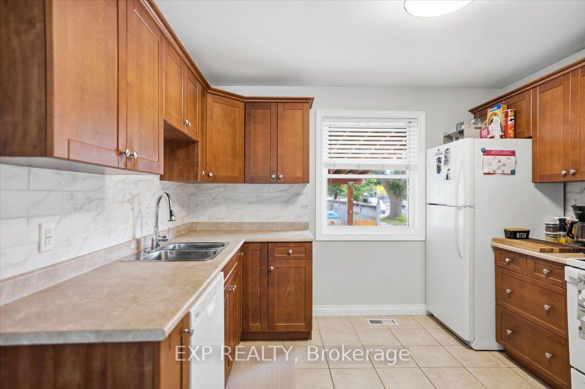 Photo 12 of 166 Catharine Avenue, Brantford, Old West Brant — HOMEH