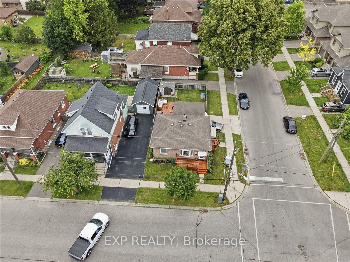 Photo 37 of 166 Catharine Avenue, Brantford, Old West Brant — HOMEH