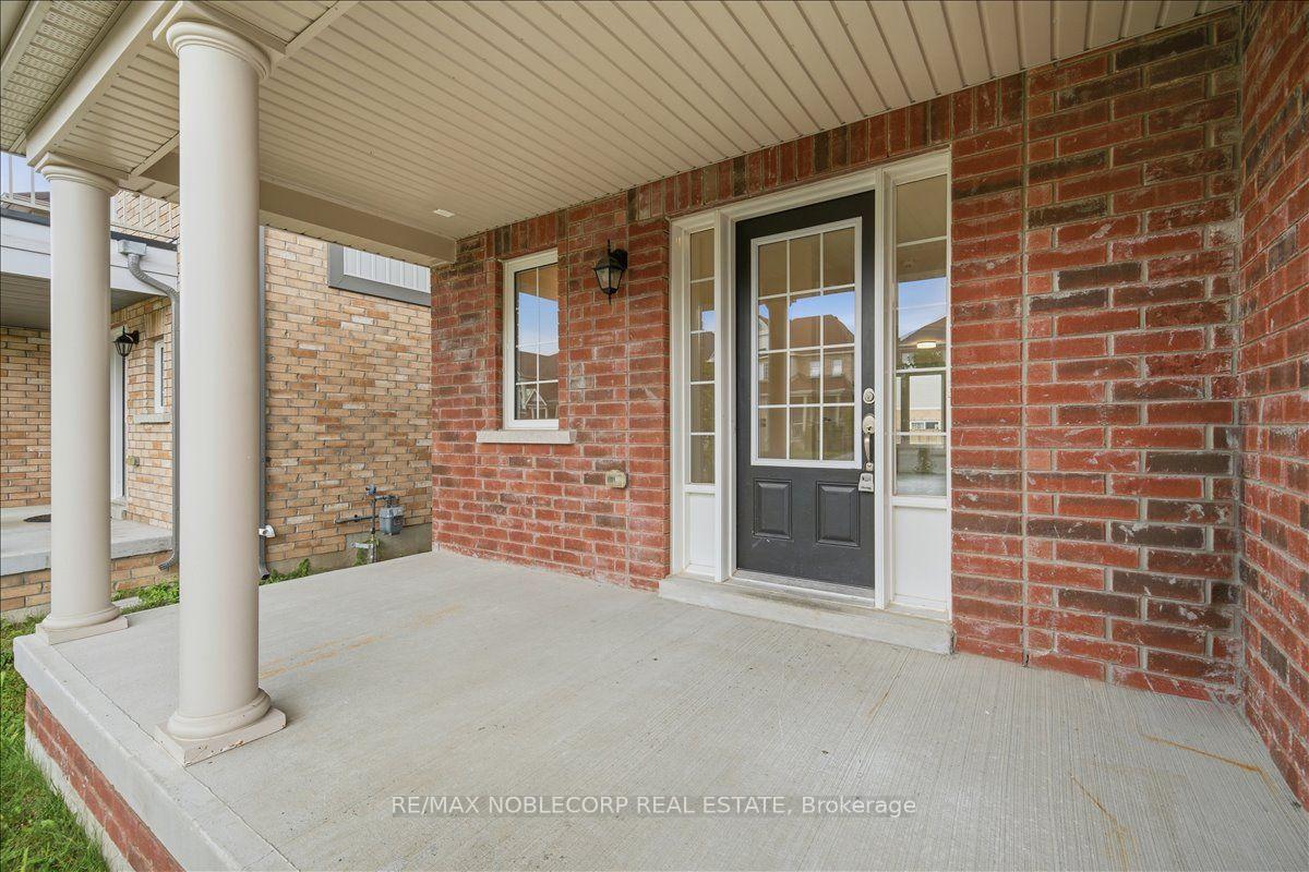 Photo 3 of 226 Bruce Cameron Drive, Clarington, Bowmanville — HOMEH