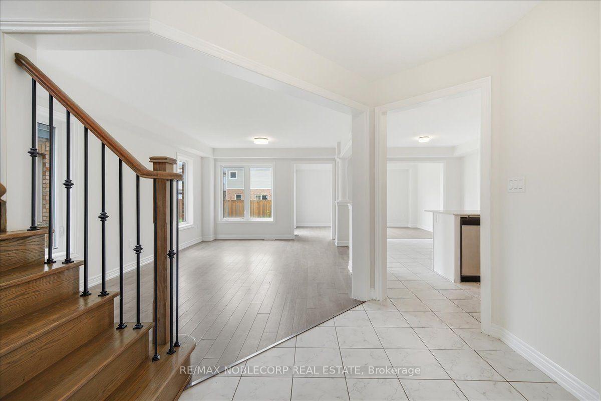 Photo 6 of 226 Bruce Cameron Drive, Clarington, Bowmanville — HOMEH