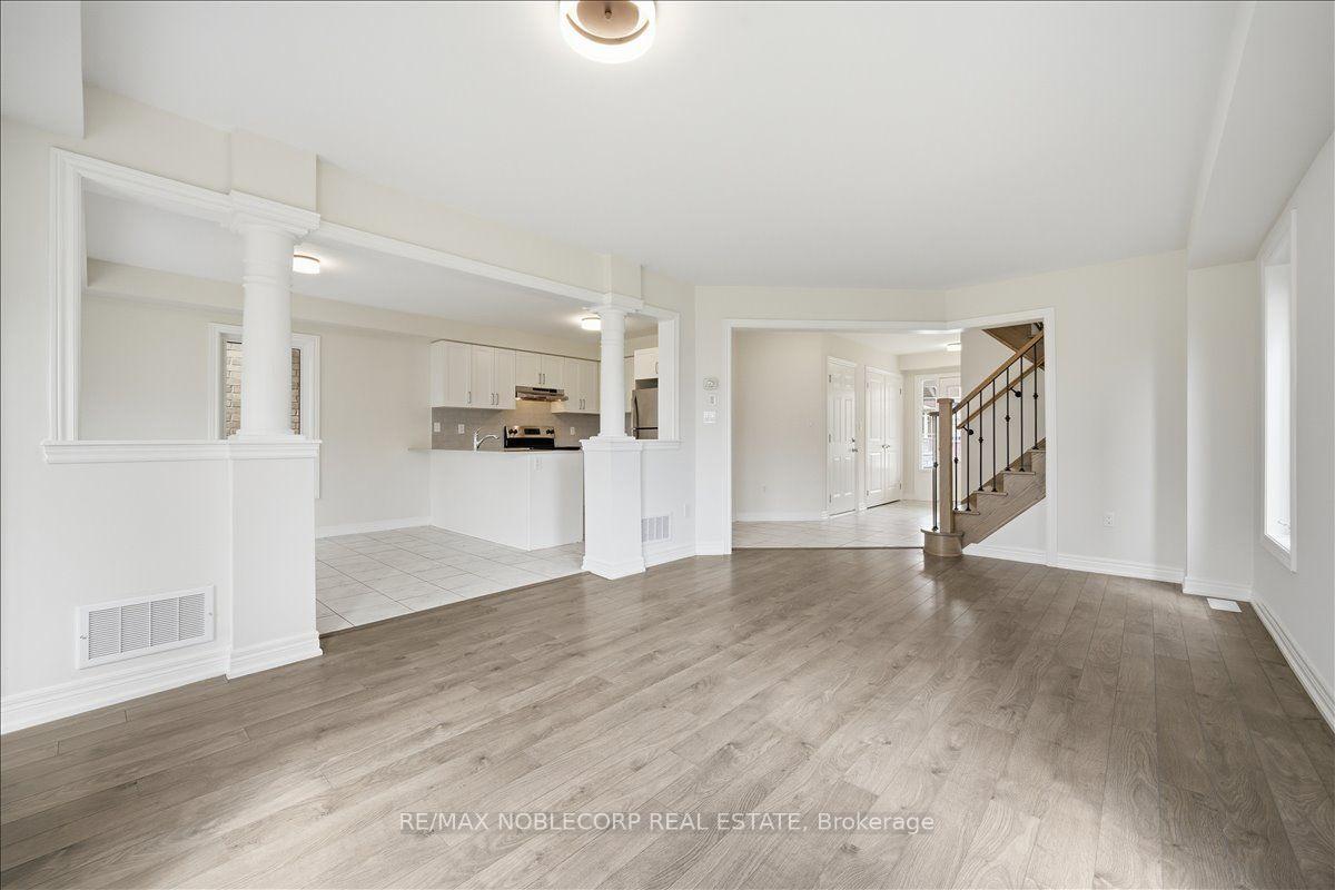 Photo 8 of 226 Bruce Cameron Drive, Clarington, Bowmanville — HOMEH
