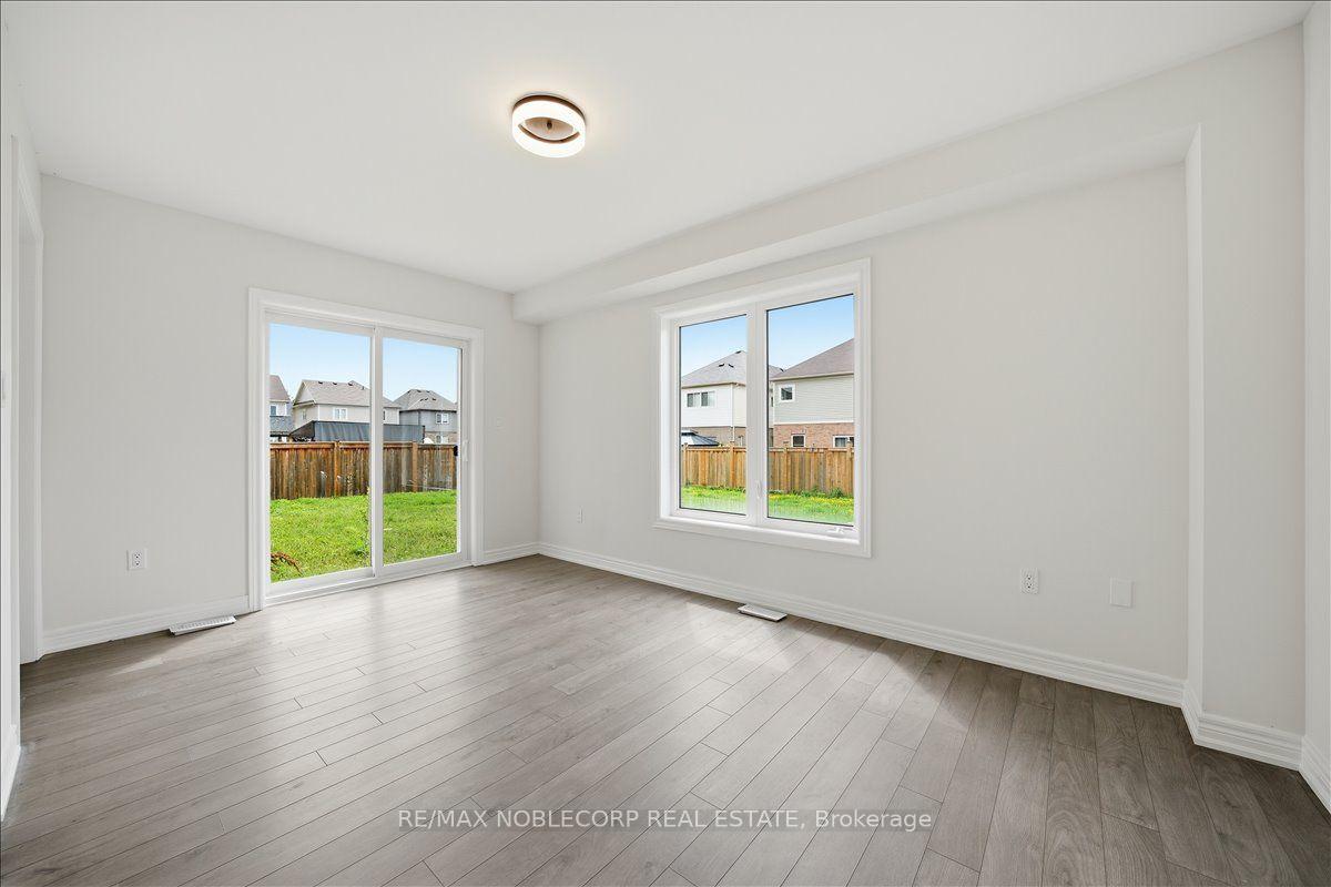 Photo 11 of 226 Bruce Cameron Drive, Clarington, Bowmanville — HOMEH