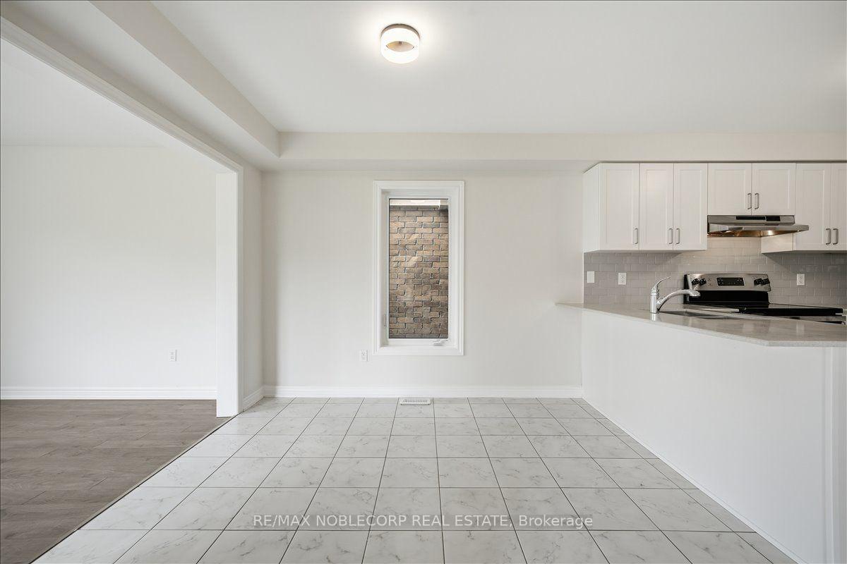 Photo 19 of 226 Bruce Cameron Drive, Clarington, Bowmanville — HOMEH