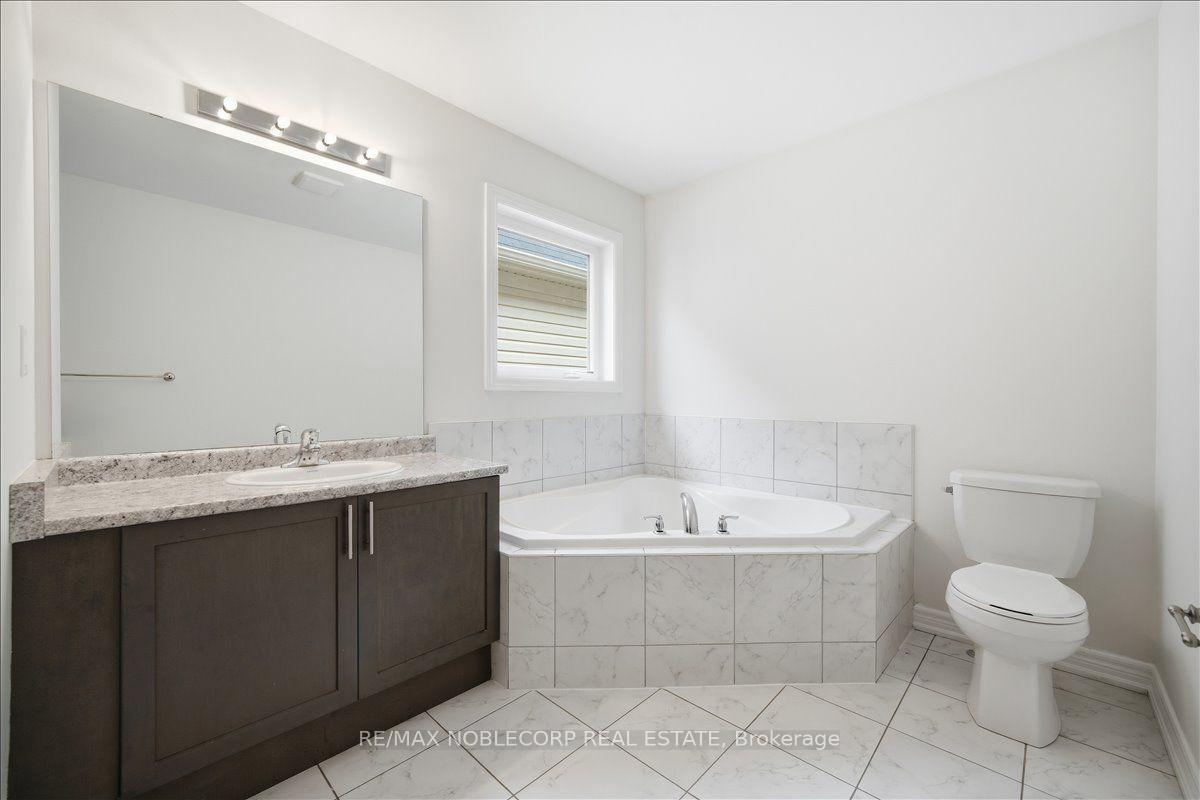 Photo 27 of 226 Bruce Cameron Drive, Clarington, Bowmanville — HOMEH