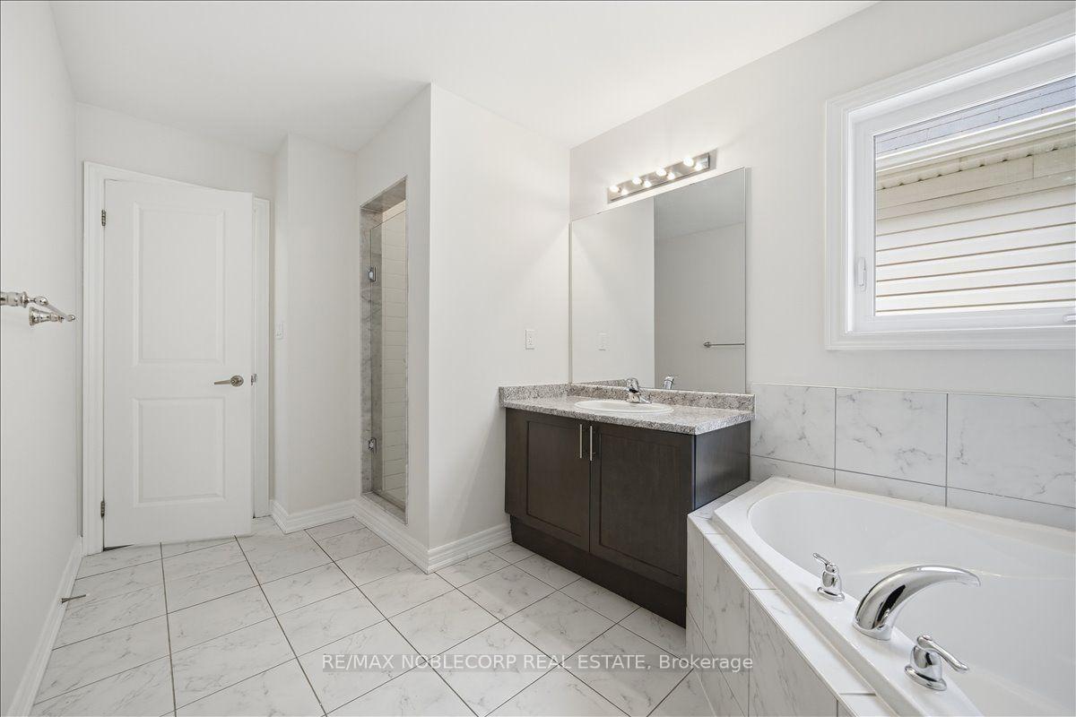 Photo 28 of 226 Bruce Cameron Drive, Clarington, Bowmanville — HOMEH