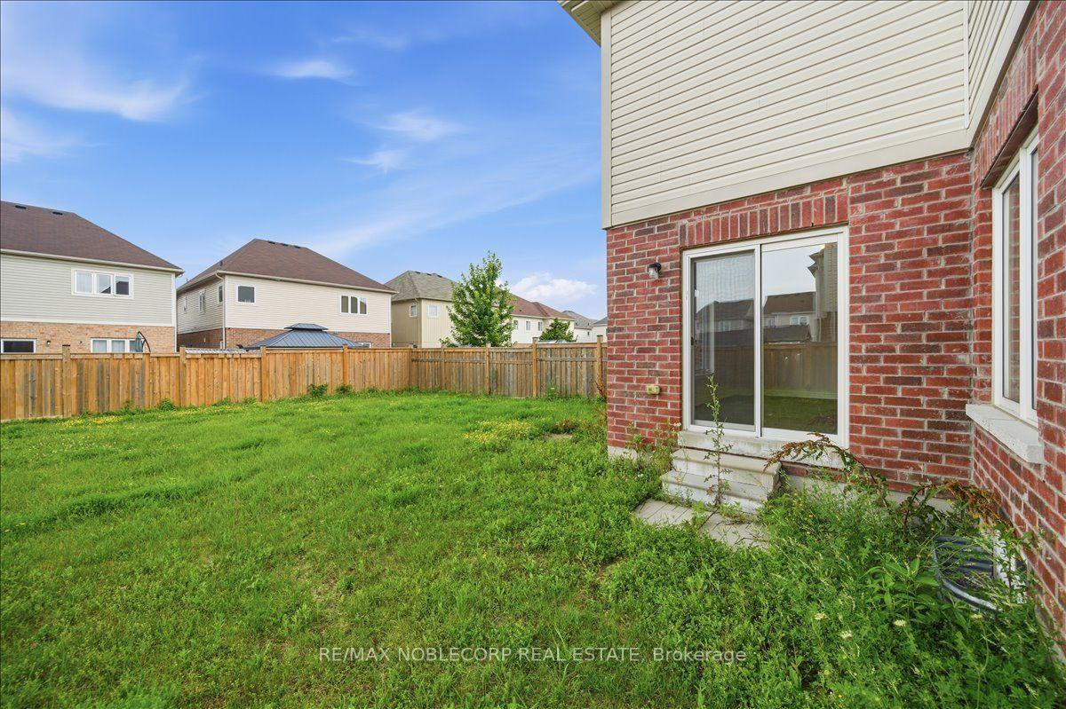 Photo 34 of 226 Bruce Cameron Drive, Clarington, Bowmanville — HOMEH