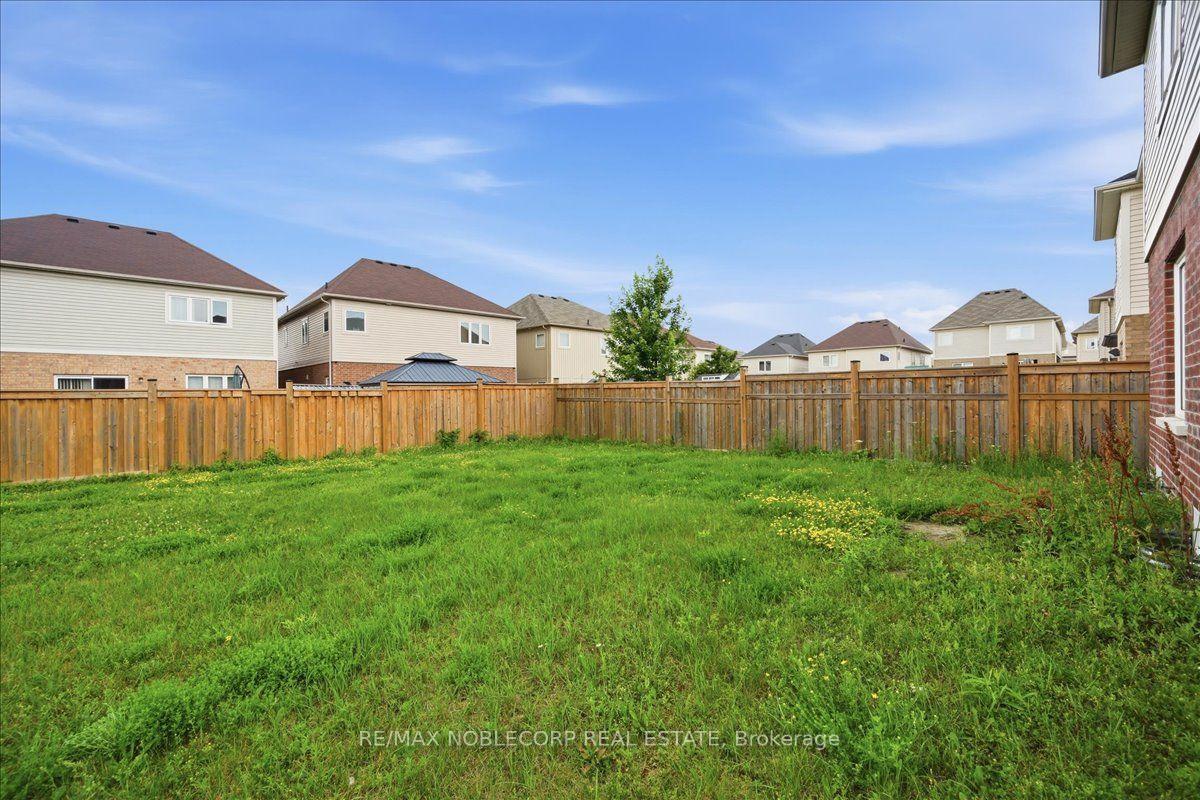 Photo 35 of 226 Bruce Cameron Drive, Clarington, Bowmanville — HOMEH