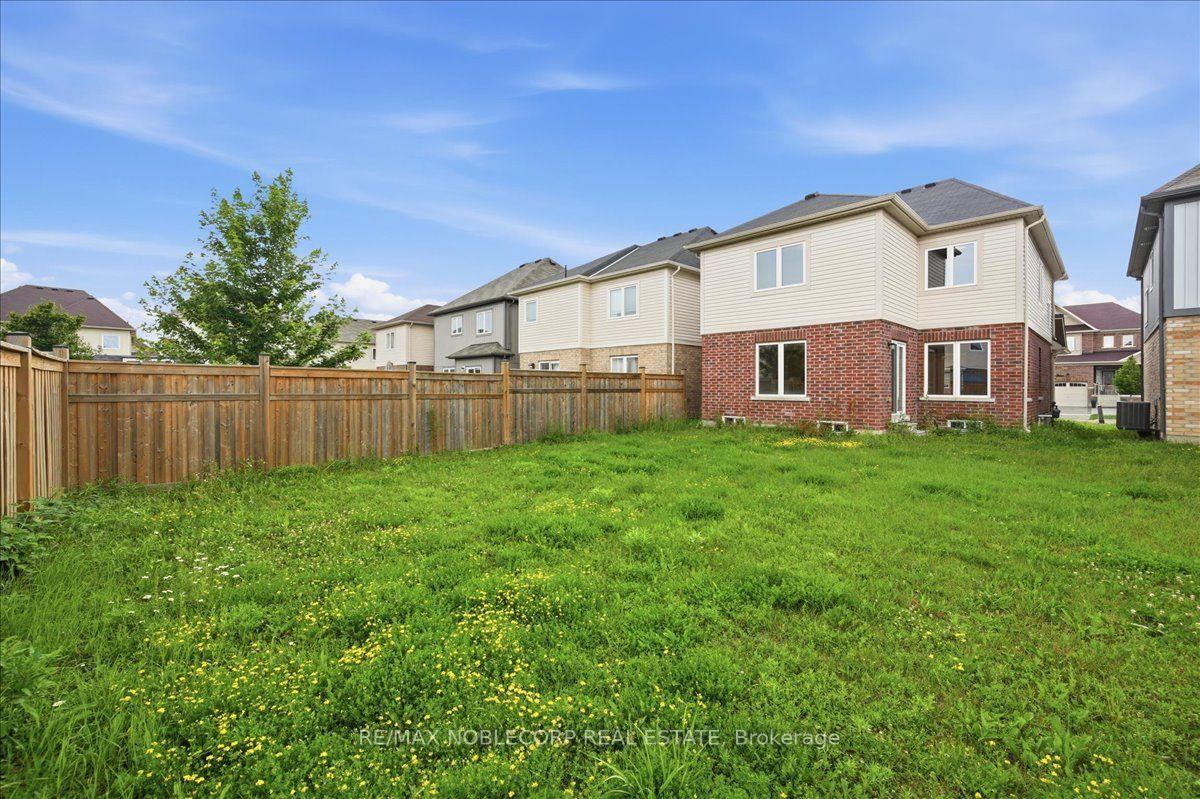 Photo 36 of 226 Bruce Cameron Drive, Clarington, Bowmanville — HOMEH
