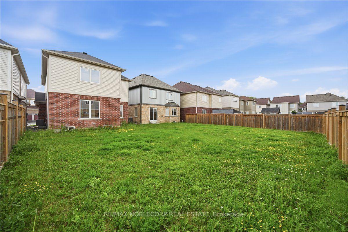 Photo 38 of 226 Bruce Cameron Drive, Clarington, Bowmanville — HOMEH