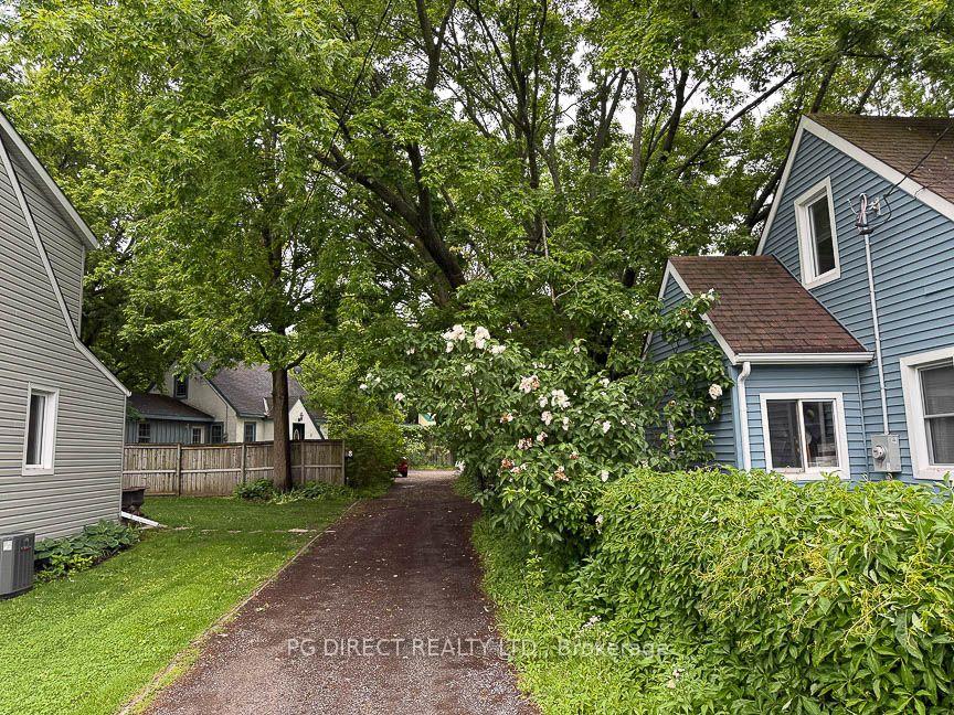 Photo 3 of 4 Chapel Street, Prince Edward County, Picton Ward — HOMEH