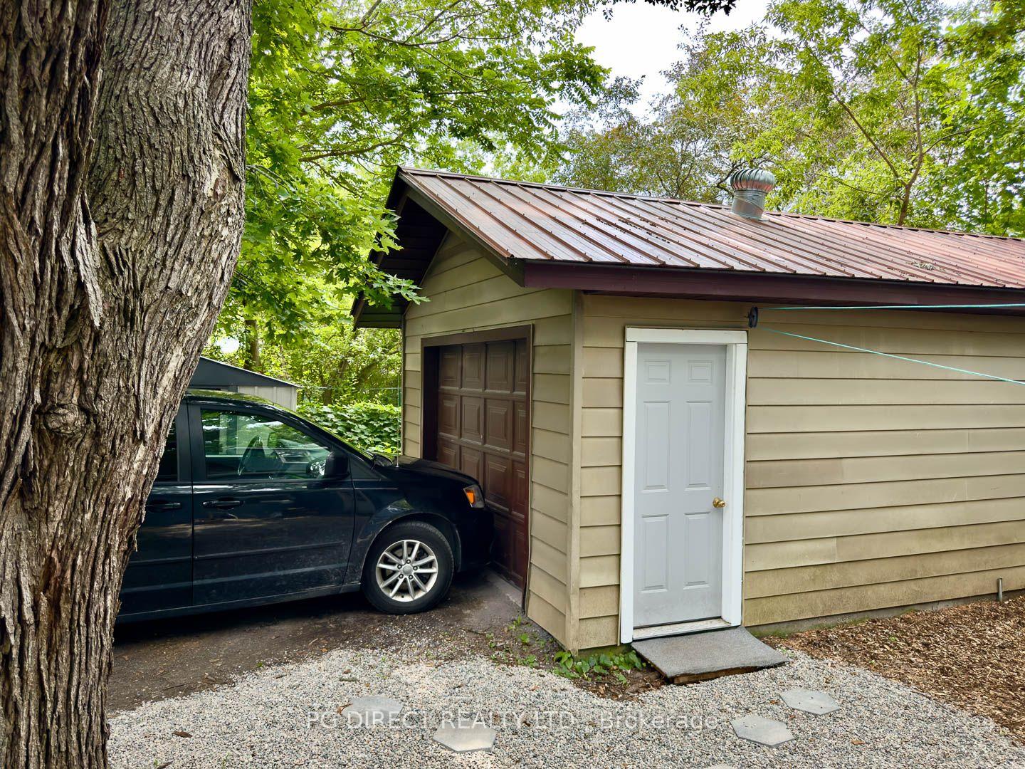 Photo 11 of 4 Chapel Street, Prince Edward County, Picton Ward — HOMEH