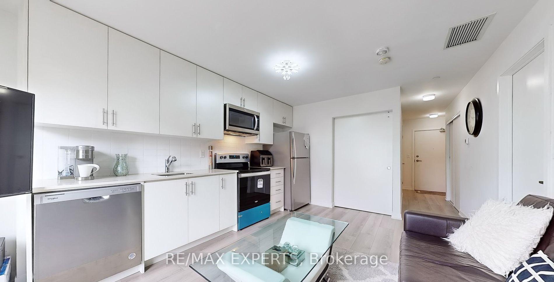 Photo 4 of Unit 308, 3401 Ridgeway Drive, Mississauga, Erin Mills — HOMEH