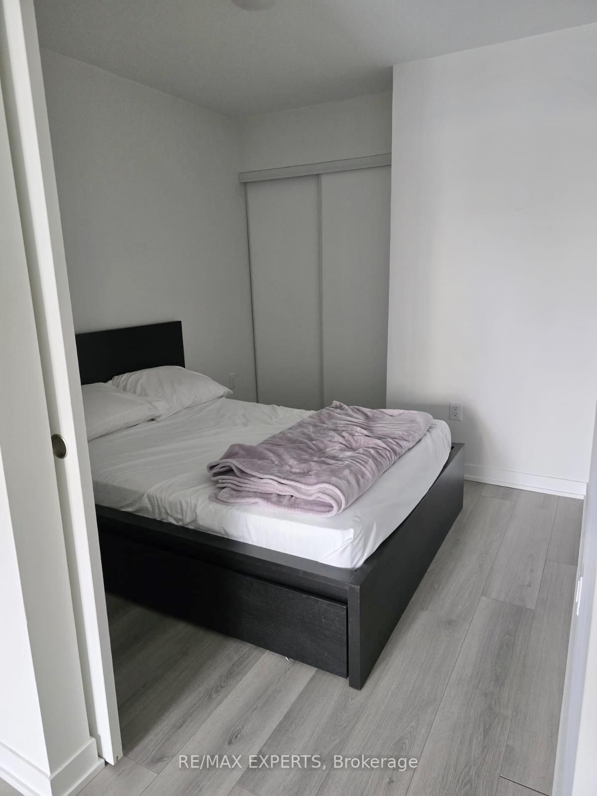 Photo 8 of Unit 308, 3401 Ridgeway Drive, Mississauga, Erin Mills — HOMEH