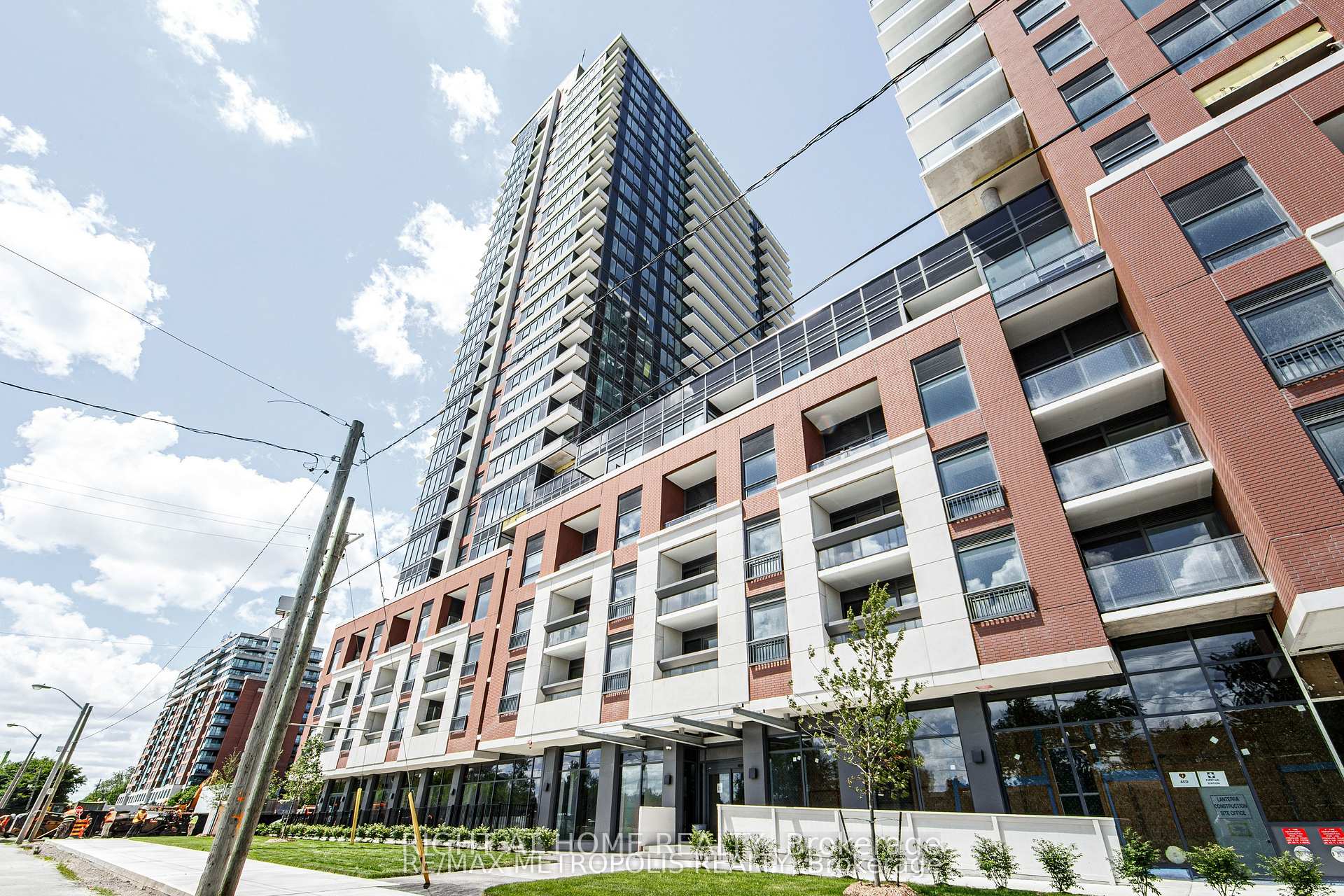 Front of Unit 331, 4010 Eglinton Avenue W